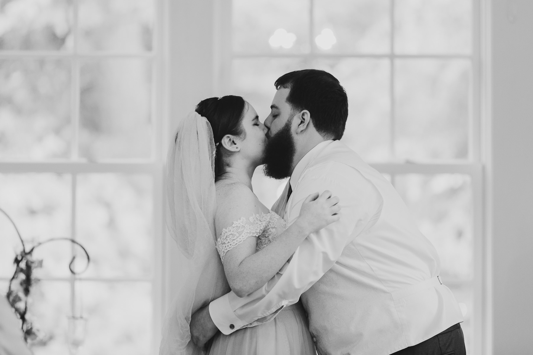Hampton Roads Creative Wedding Photographer-18.jpg