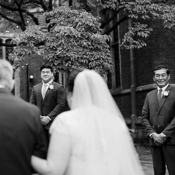 Watching her walk down that aisle towards you and the future ahead.  Never get tired of this view 🙌🏻 #richmondweddingphotographer #richmondelopement #richmondwedding