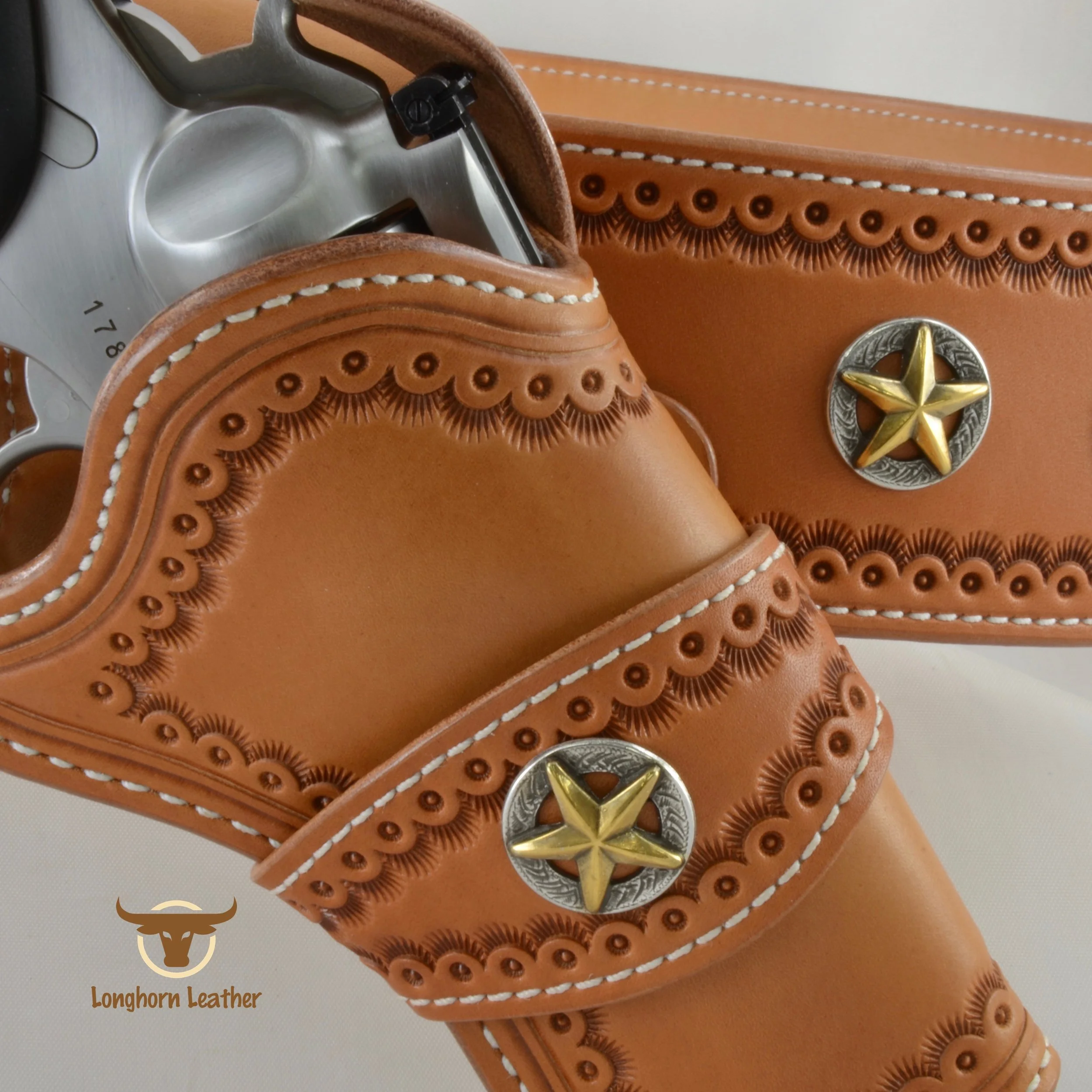 Ruger GP100 Cross Draw holster featuring the "Cimarron"design.