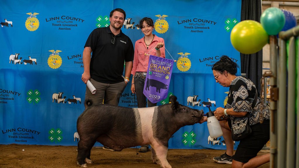  Laila Pearn, Grand Champion Hog, purchased by Tradewinds Transportation 