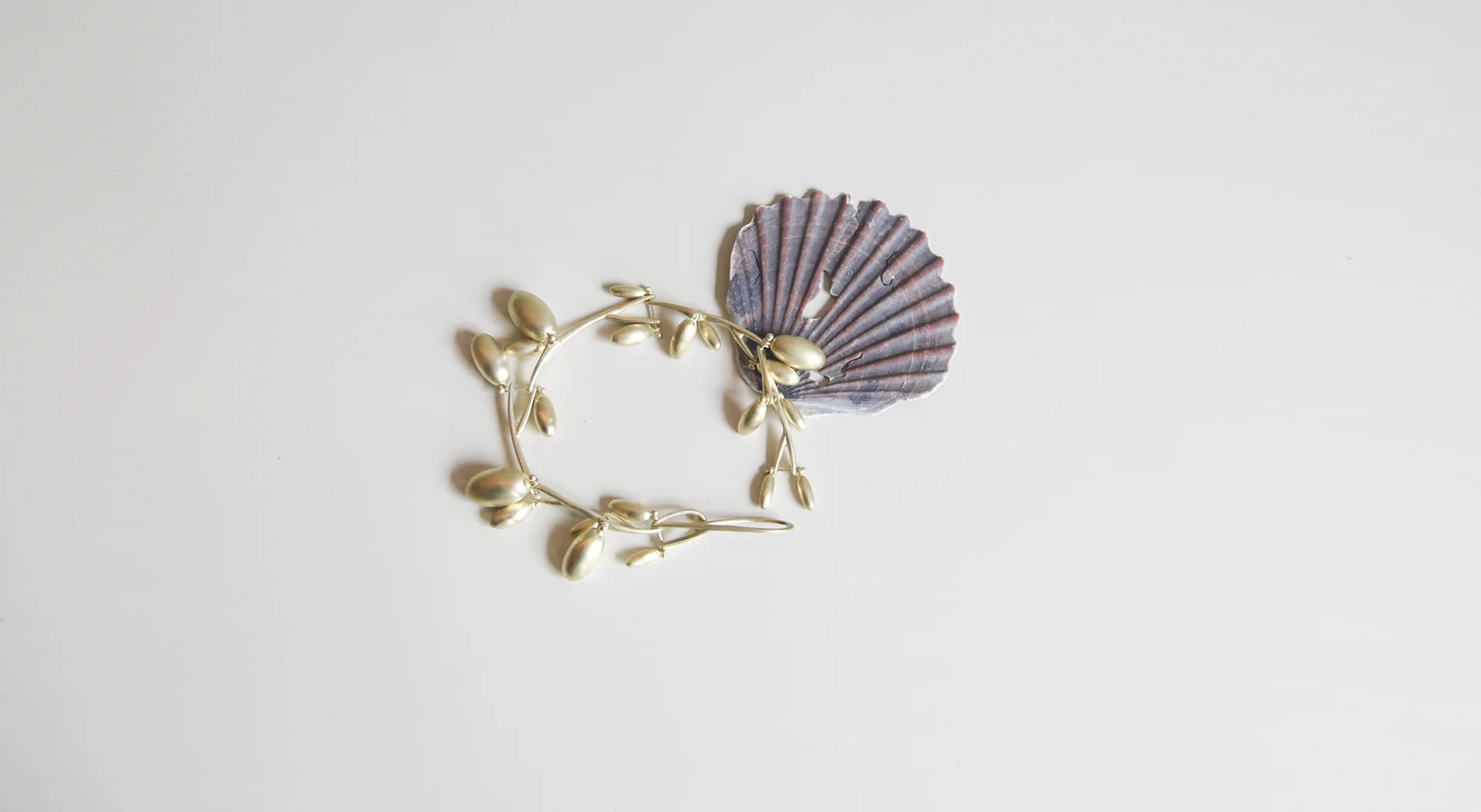 Olive Branch Bracelet Green Gold Plate