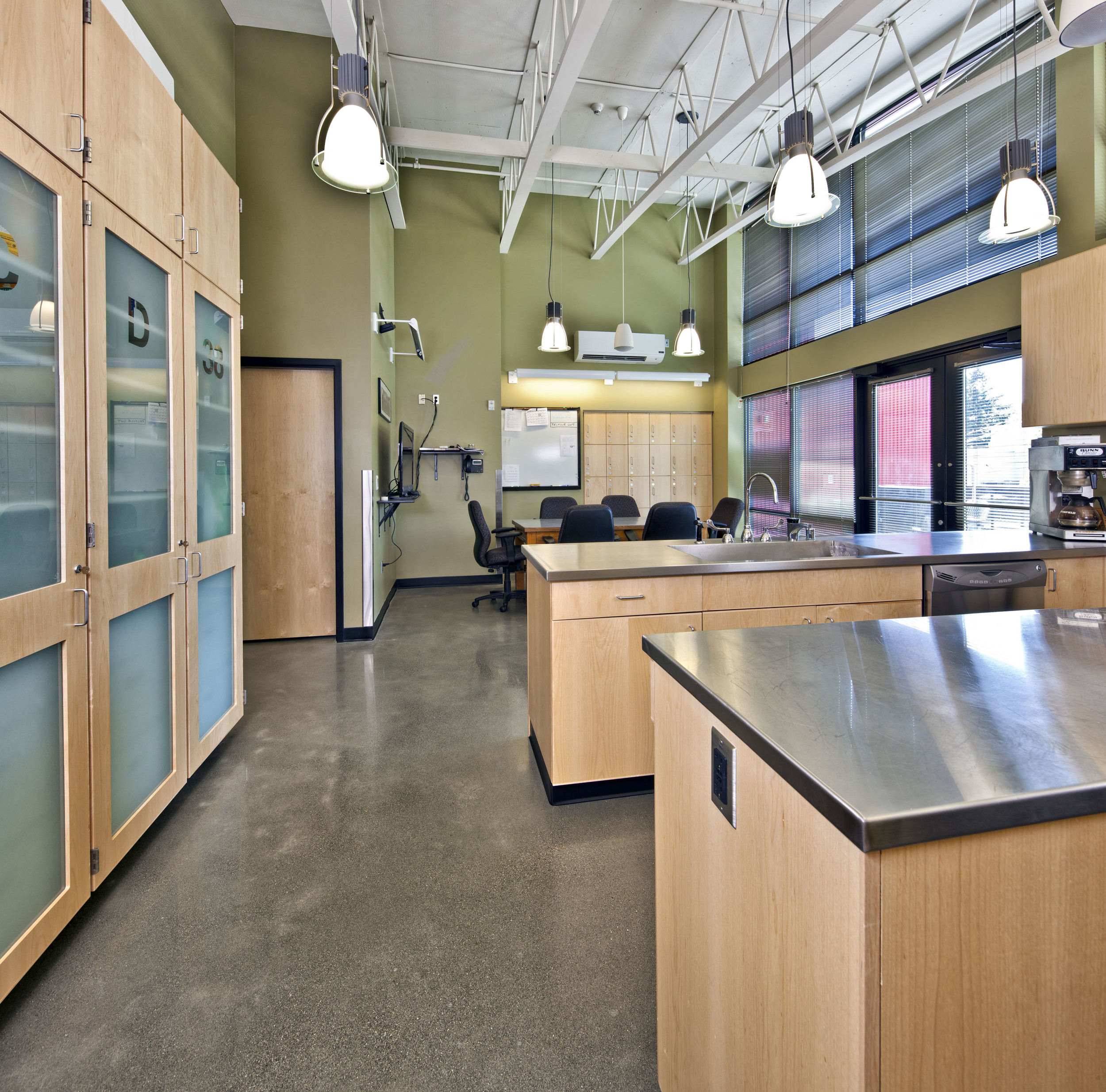 FS 38 Kitchen 2.jpg