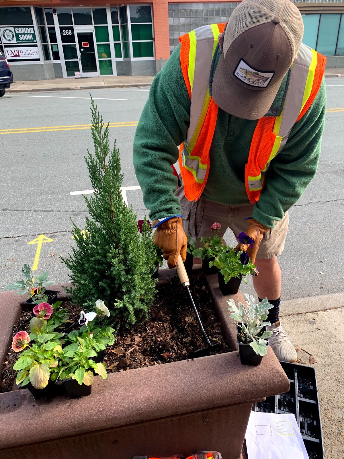 Fall Planting Volunteers.jpg