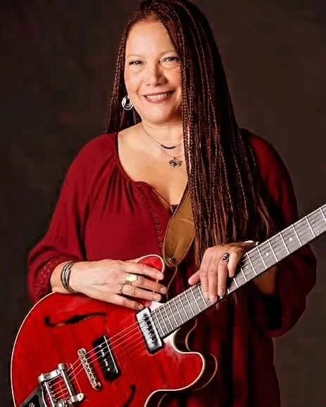Rhonda Robichaux performing @ Tanner's