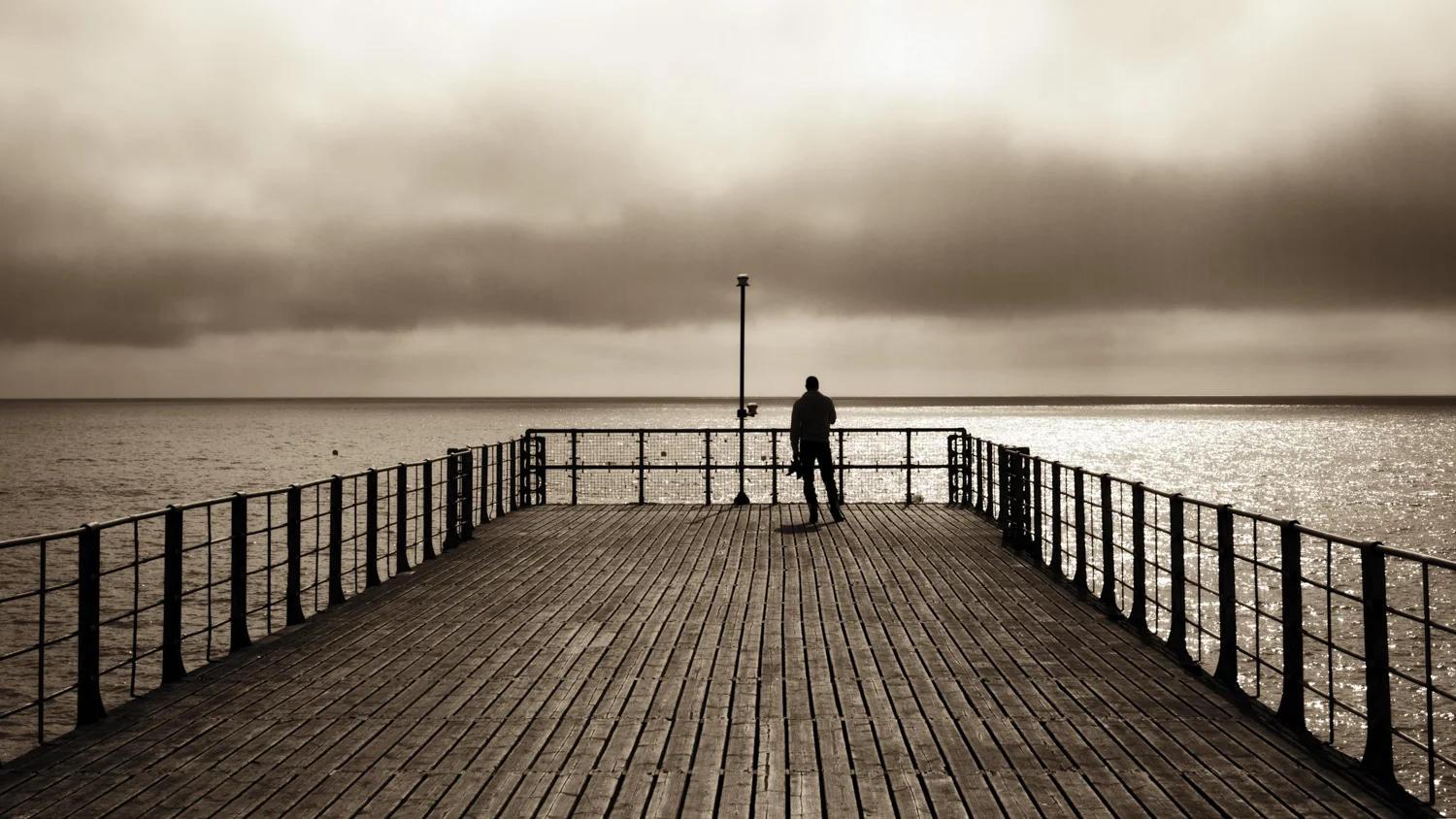 Boardwalk man © Greg Vivash 