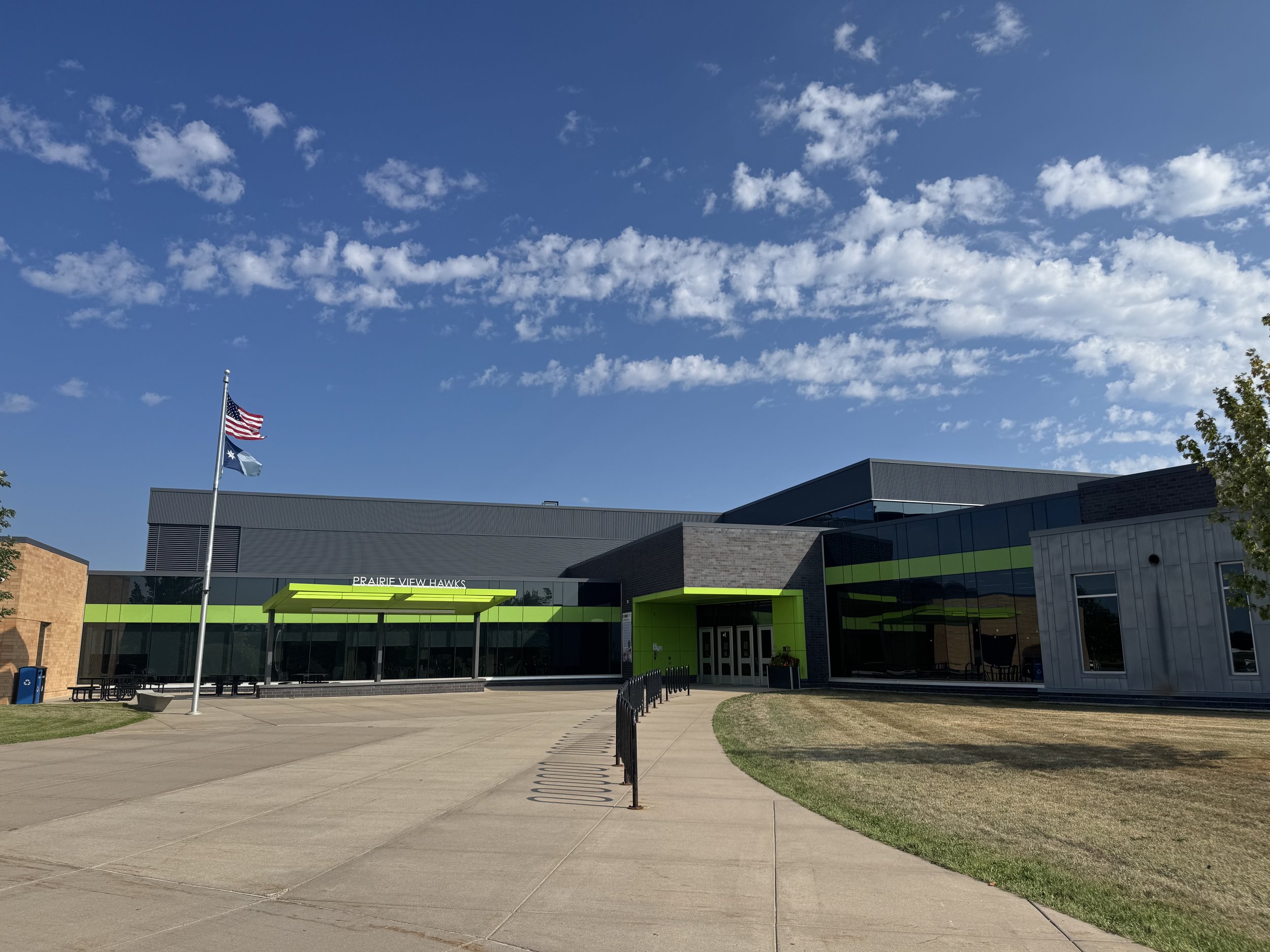 Aluminum composite, zinc flat lock and architectural single skin panels installed at Prairie View Elementary School in Otsego, MN.