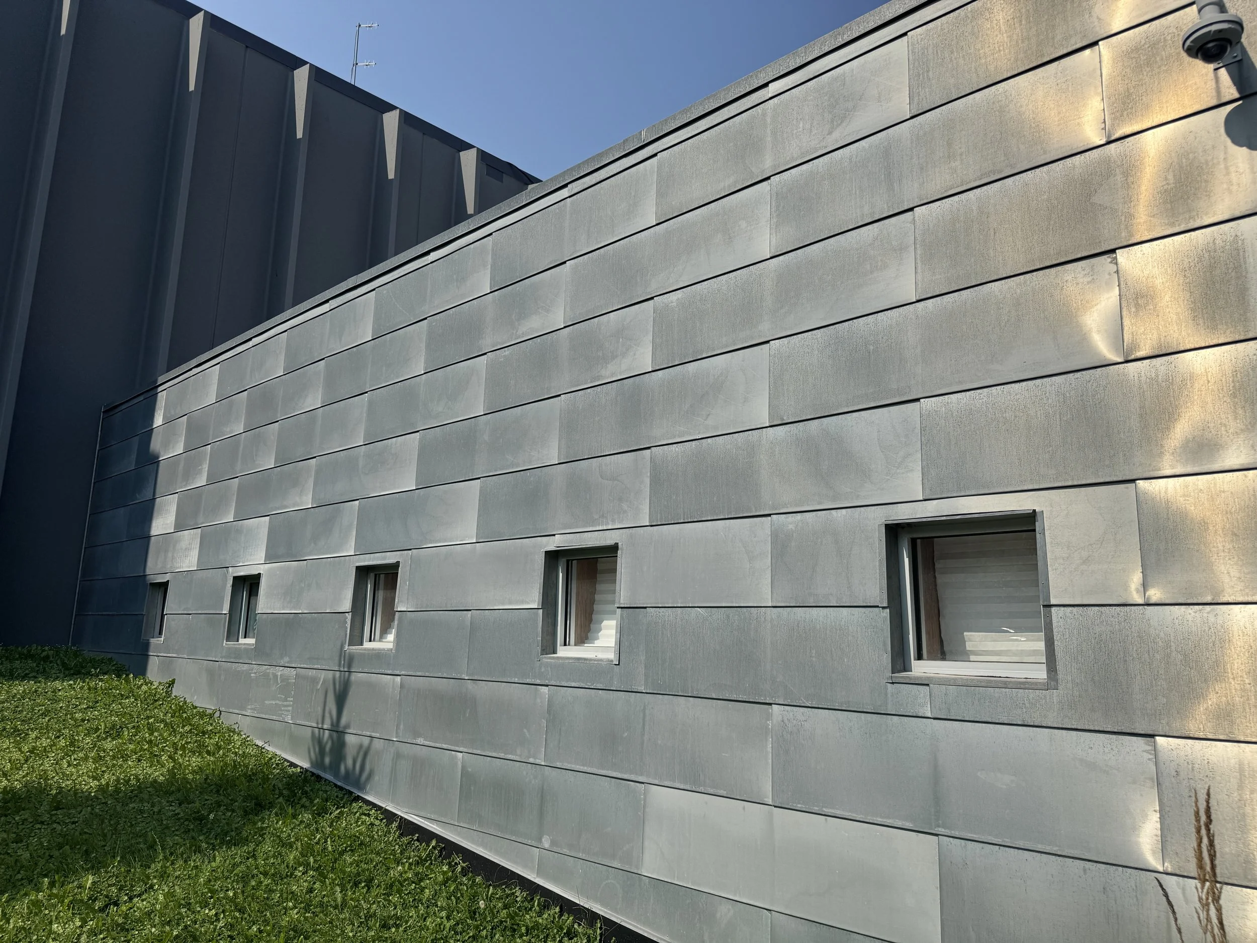 Zinc Flat Lock panels installed at the SW Transit Leonard L Simich Maintenance & Administrative Facility in Eden Prairie, MN.