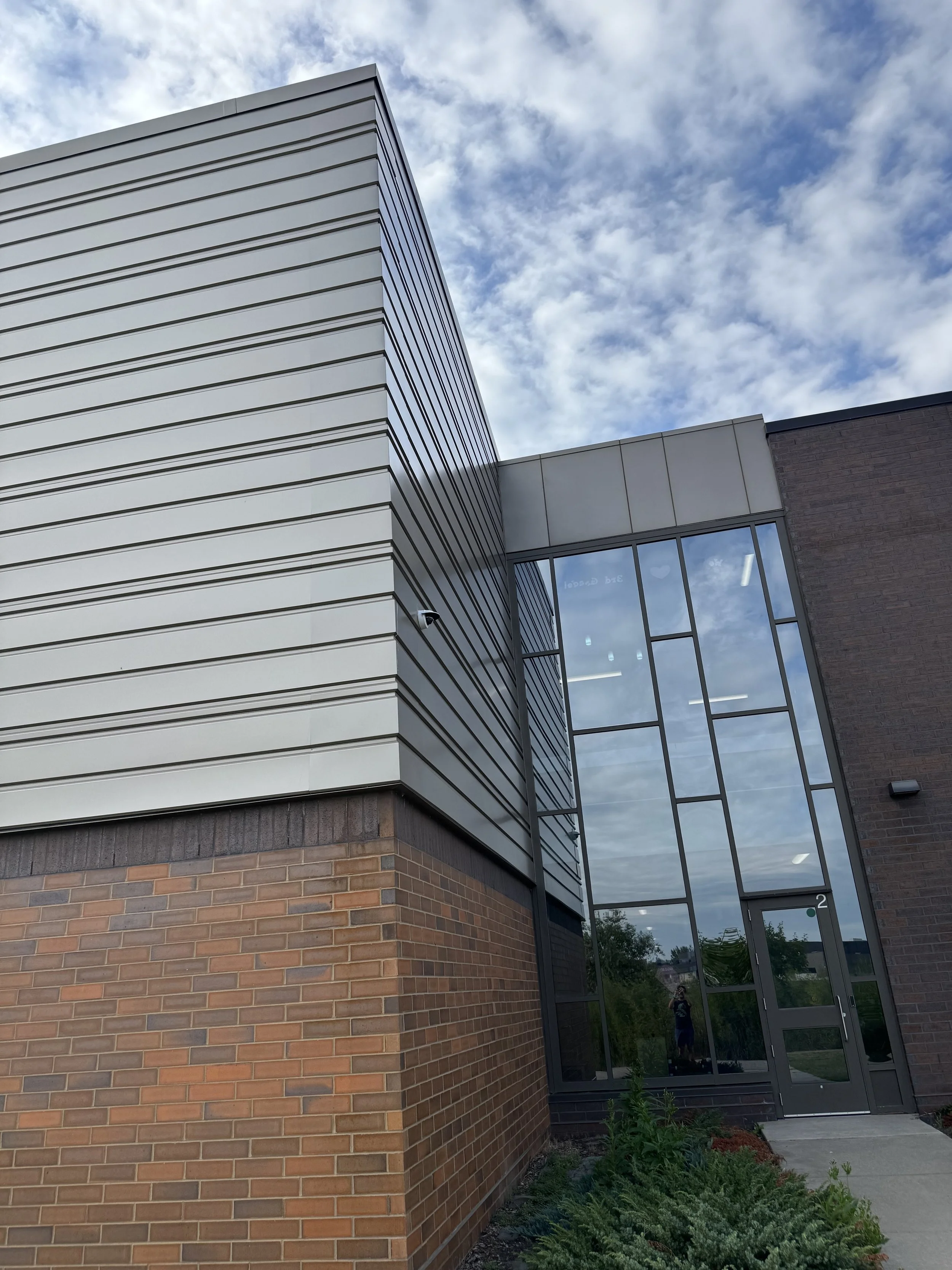Architectural single skin panels installed at Meadow Ridge Elementary School in Wayzata, MN.