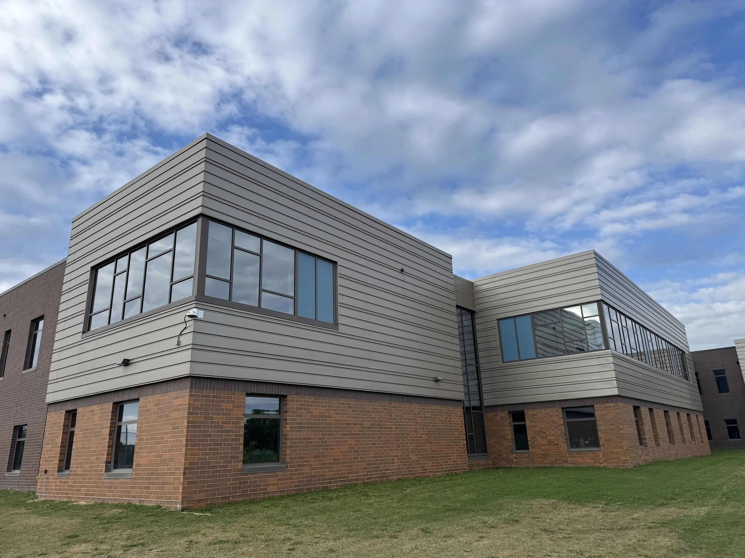 Architectural single skin panels installed at Meadow Ridge Elementary School in Wayzata, MN.