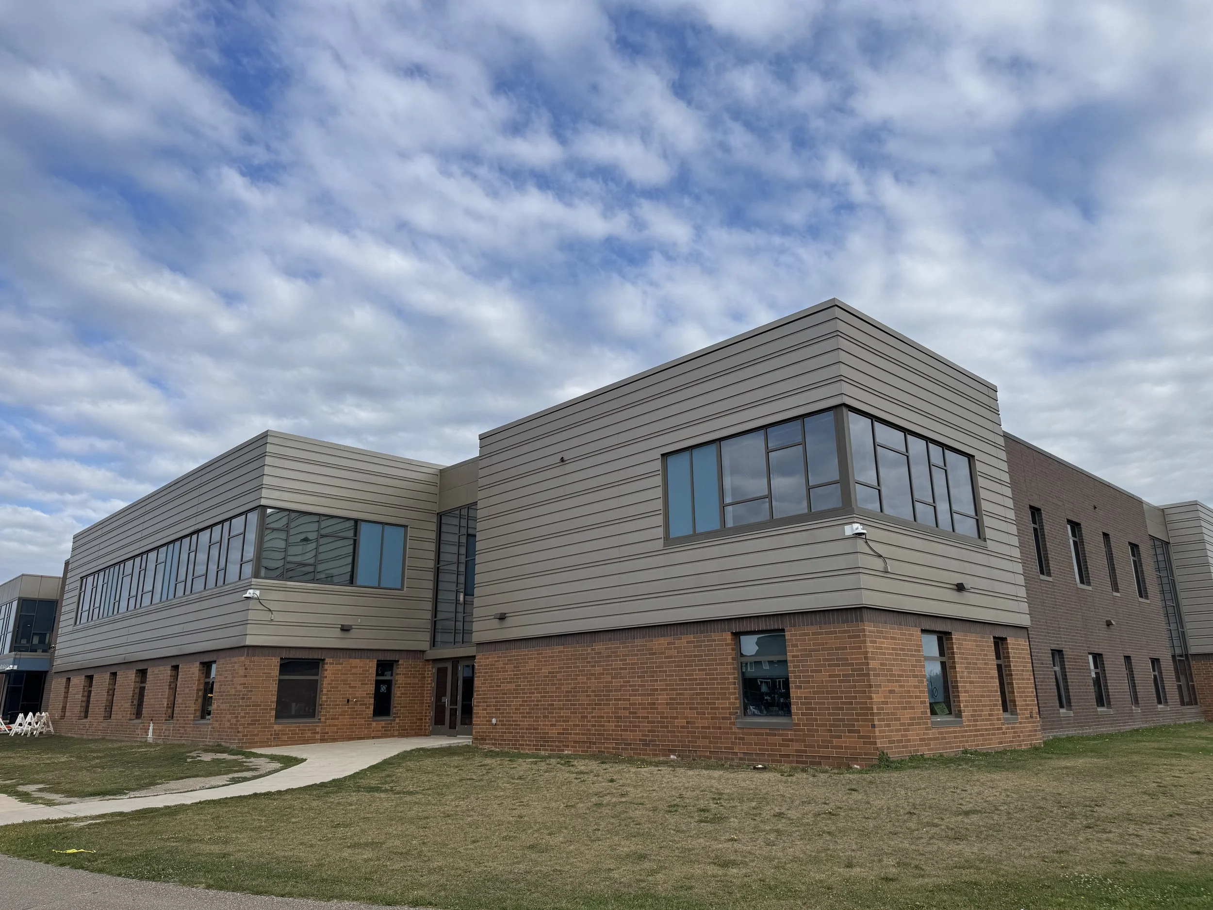 Architectural single skin panels installed at Meadow Ridge Elementary School in Wayzata, MN.
