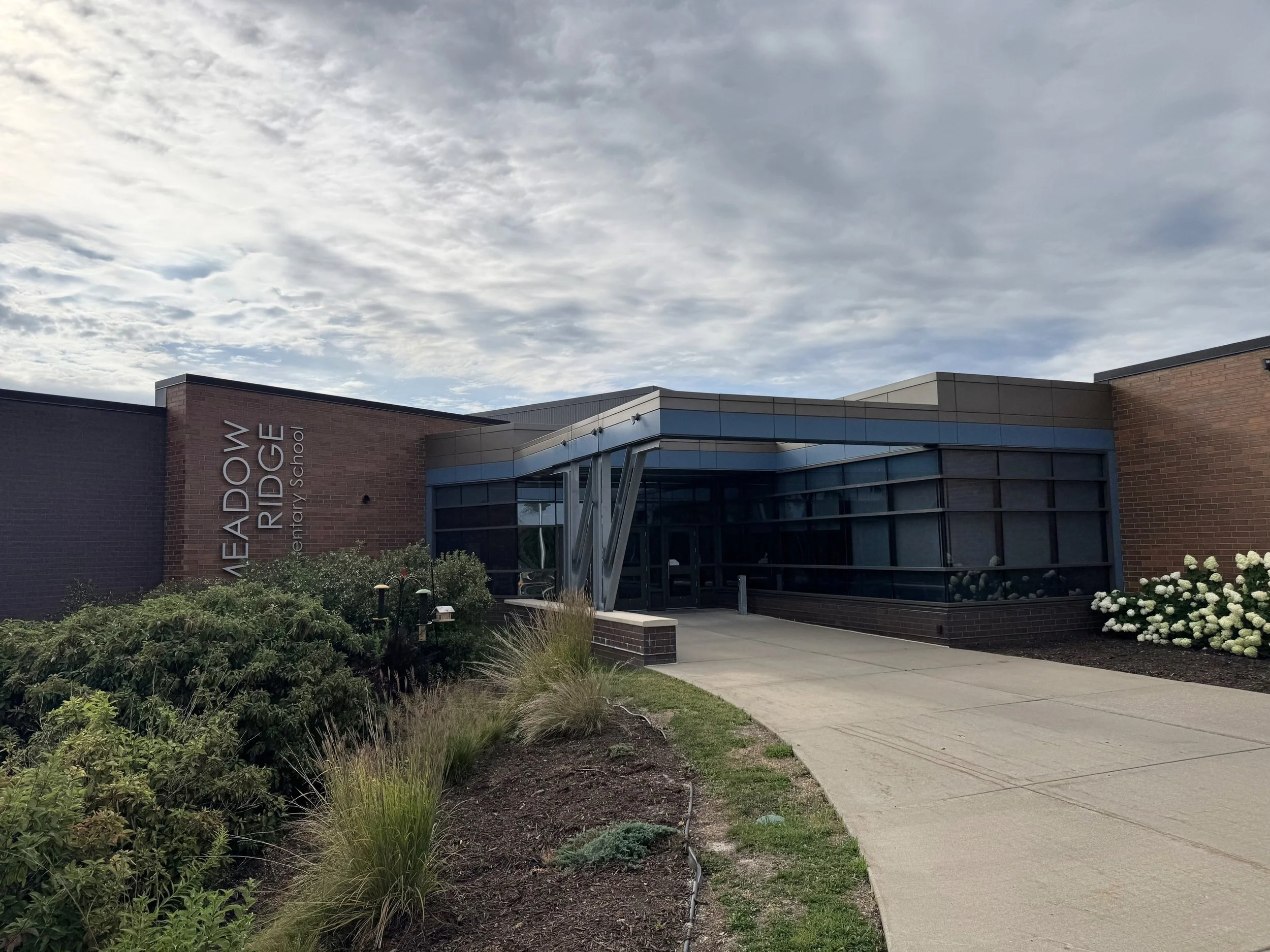 Aluminum composite and architectural single skin panels installed at Meadow Ridge Elementary School in Wayzata, MN.