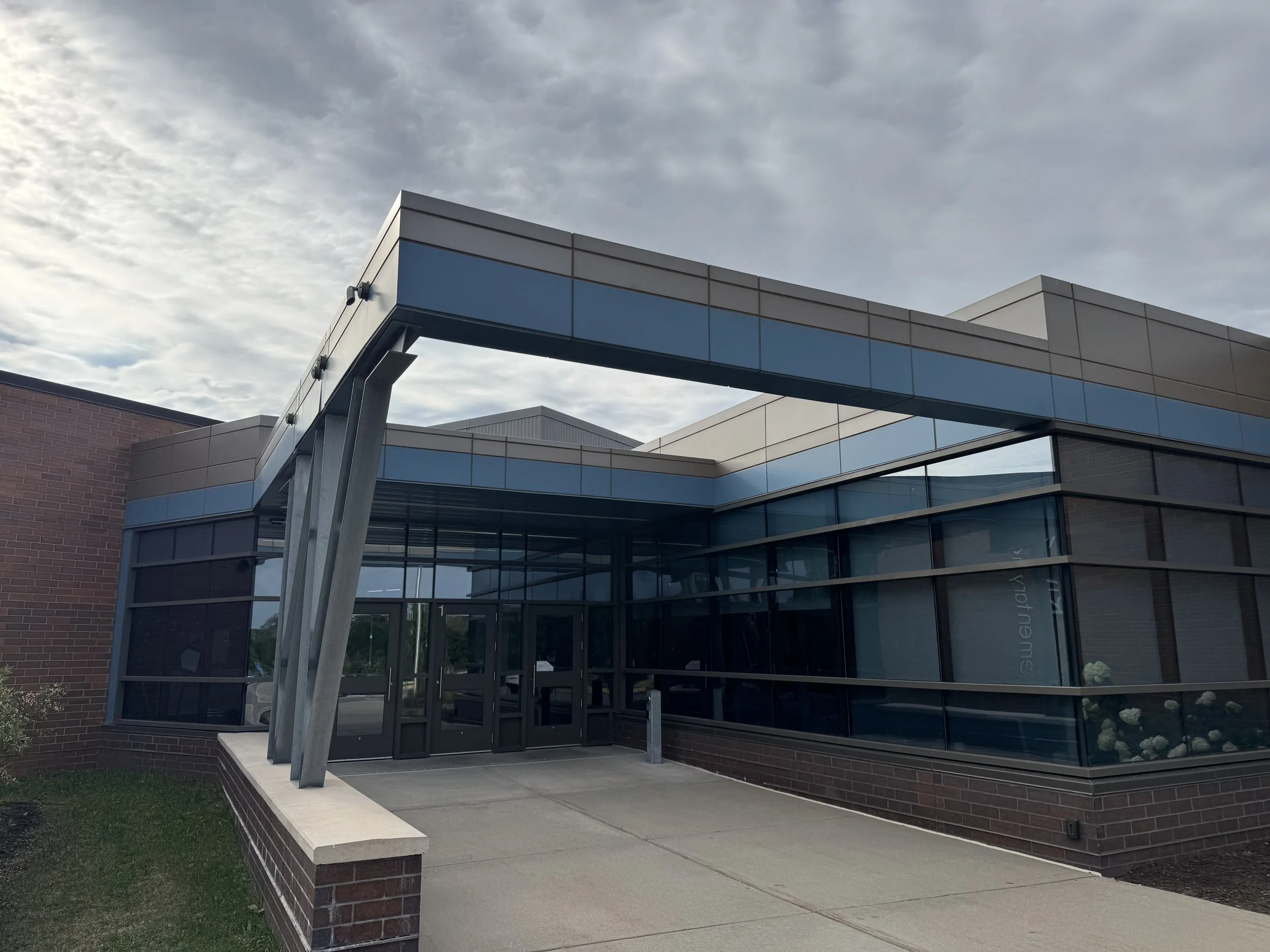 Aluminum composite and architectural single skin panels installed at Meadow Ridge Elementary School in Wayzata, MN.
