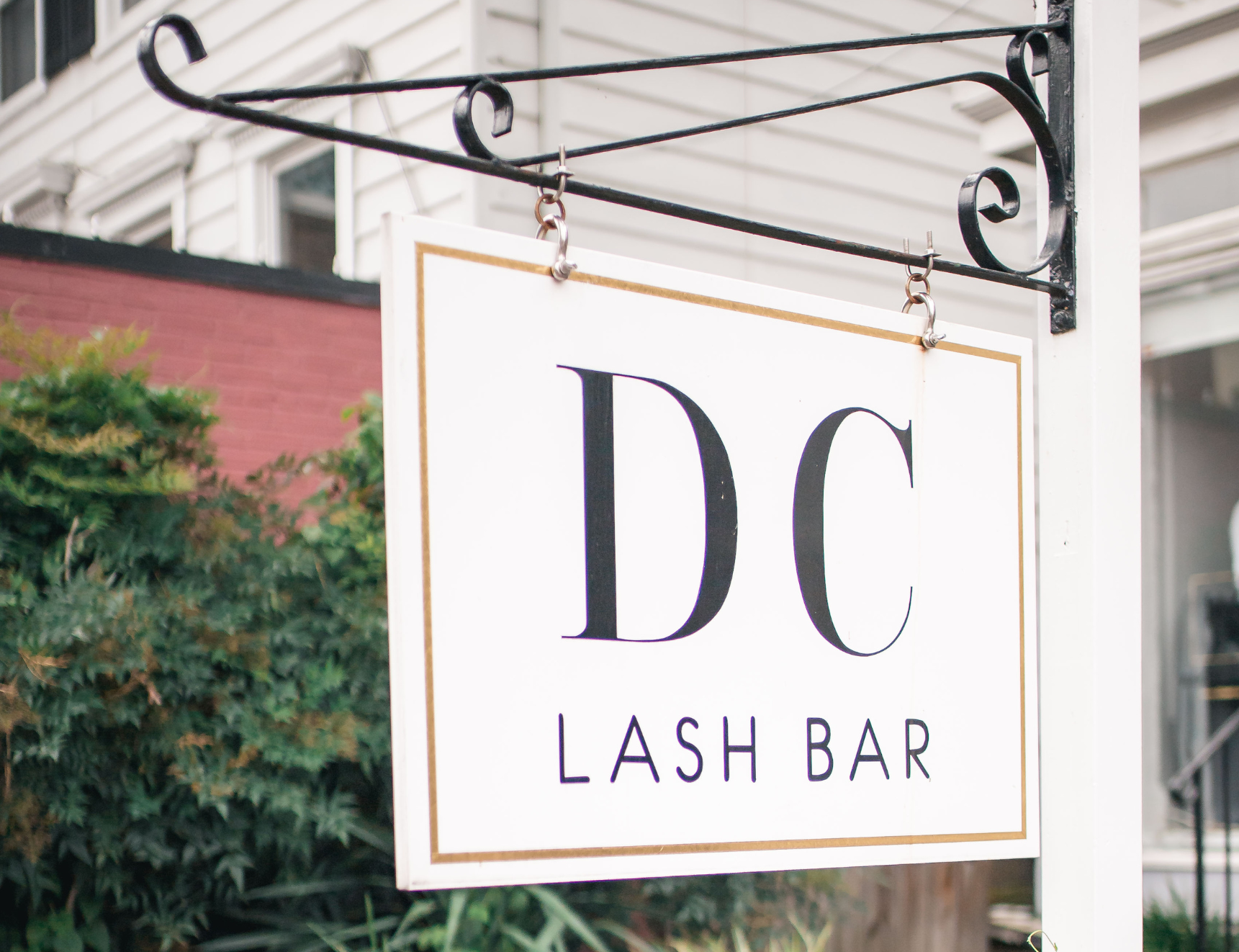 Exterior of DC Lash Bar, specializing in lash extensions, lash lifts (perms) and brow beauty services in Georgetown of Washington, D.C.