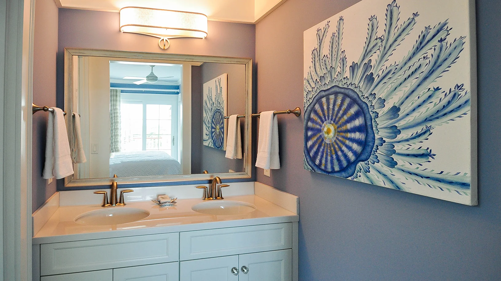 ER011-br9bath.jpg
