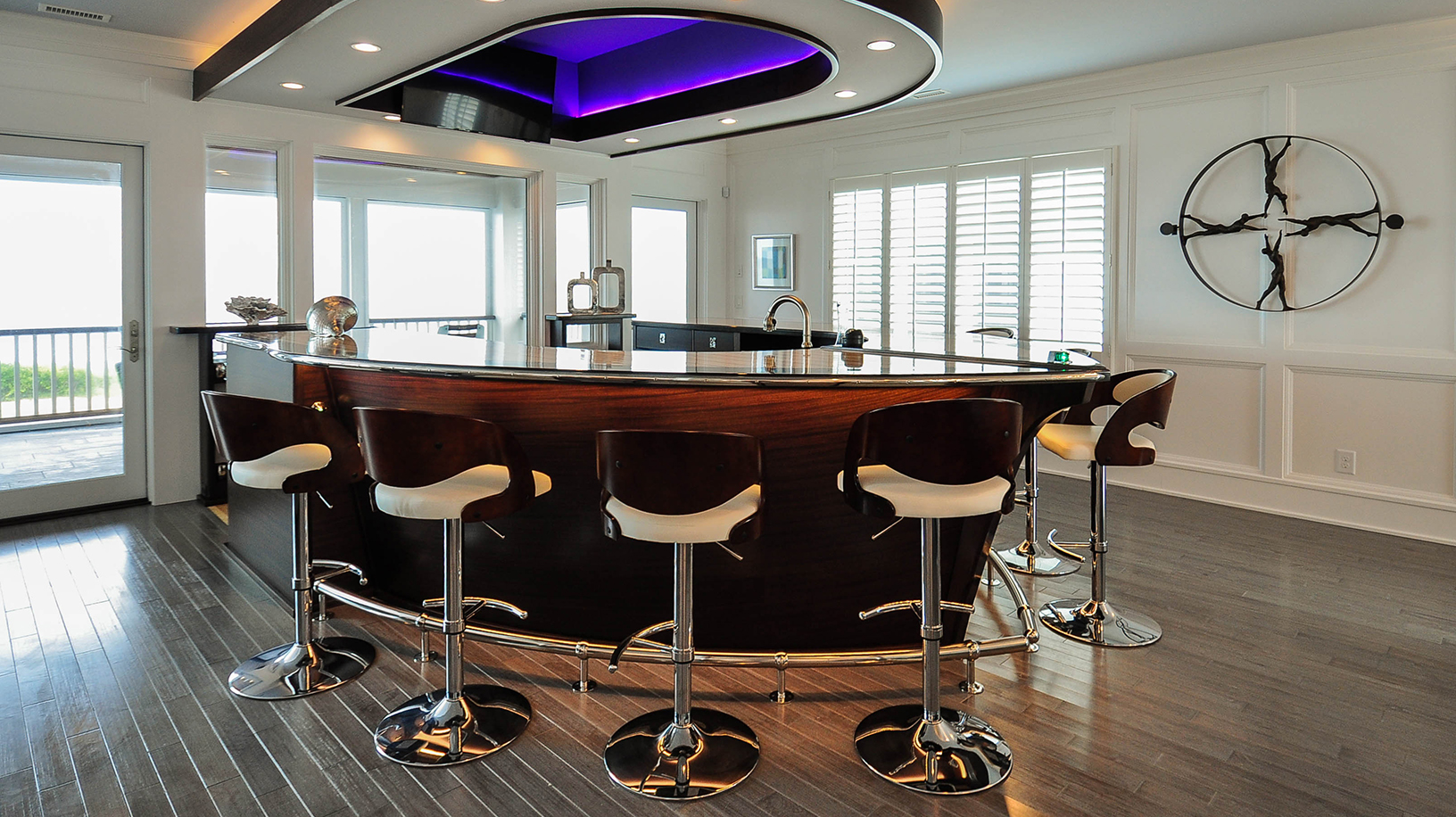 ER011-boatbar.jpg
