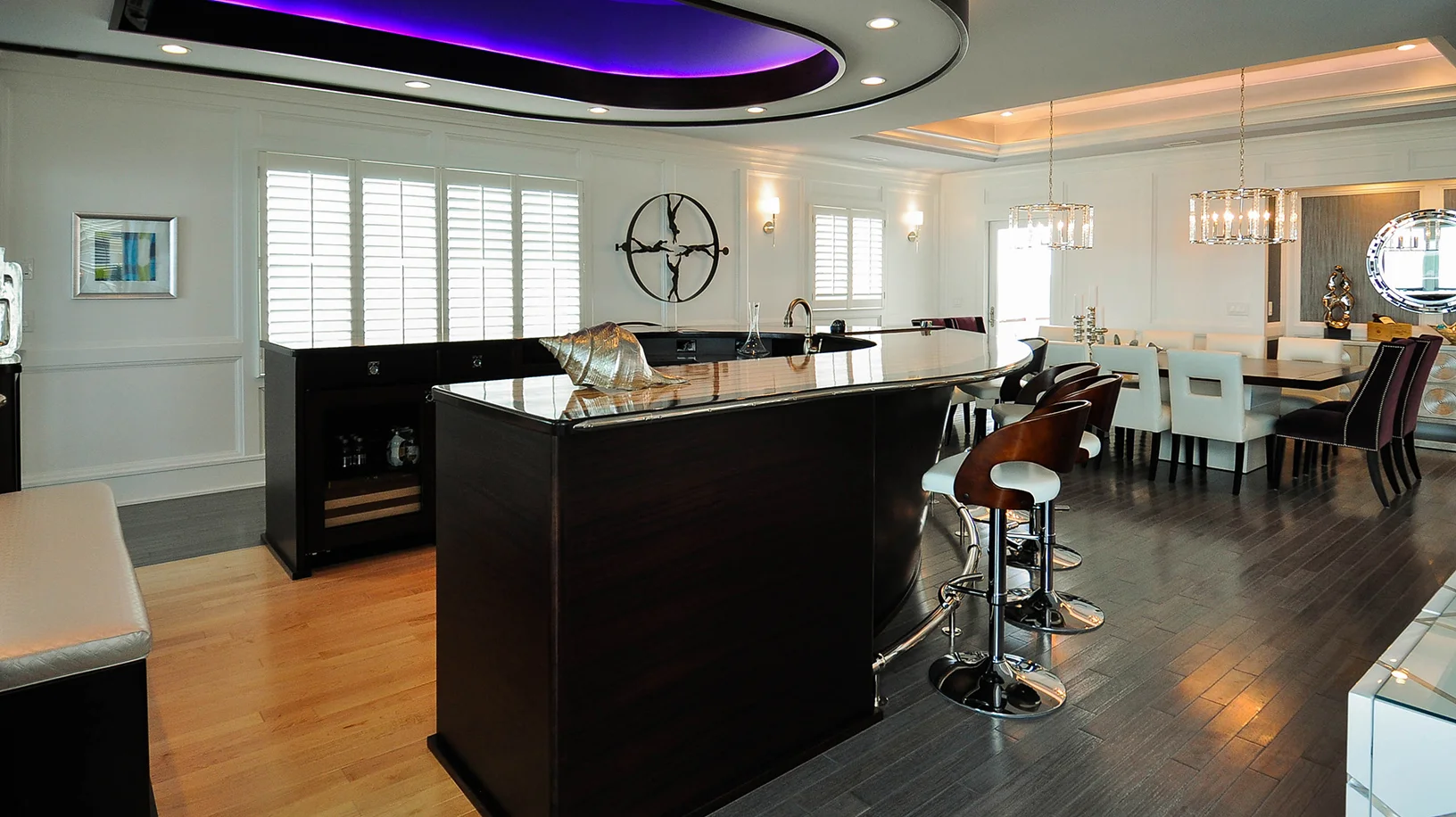 ER011-boatbar4.jpg