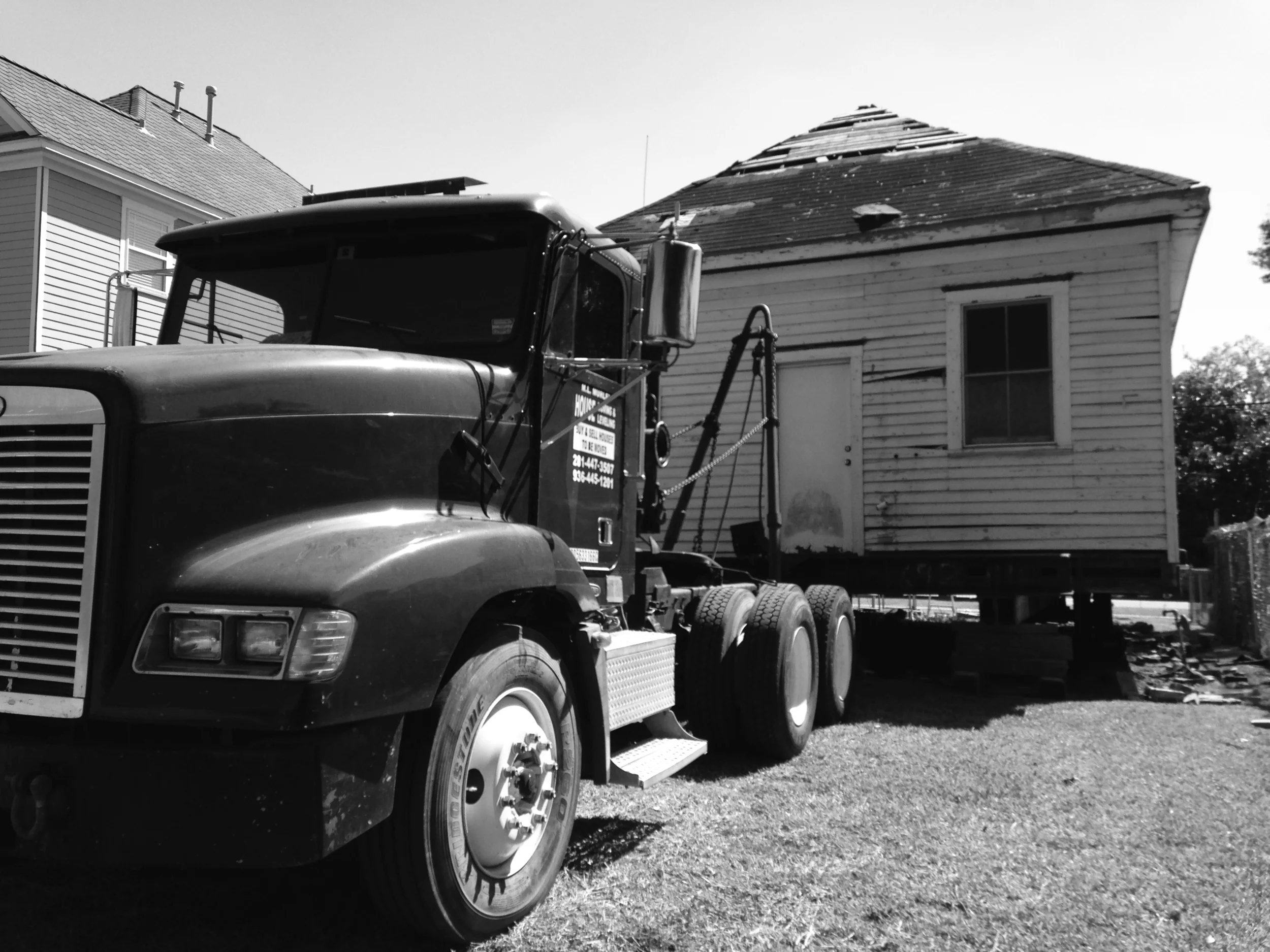 0_House Moving.jpg