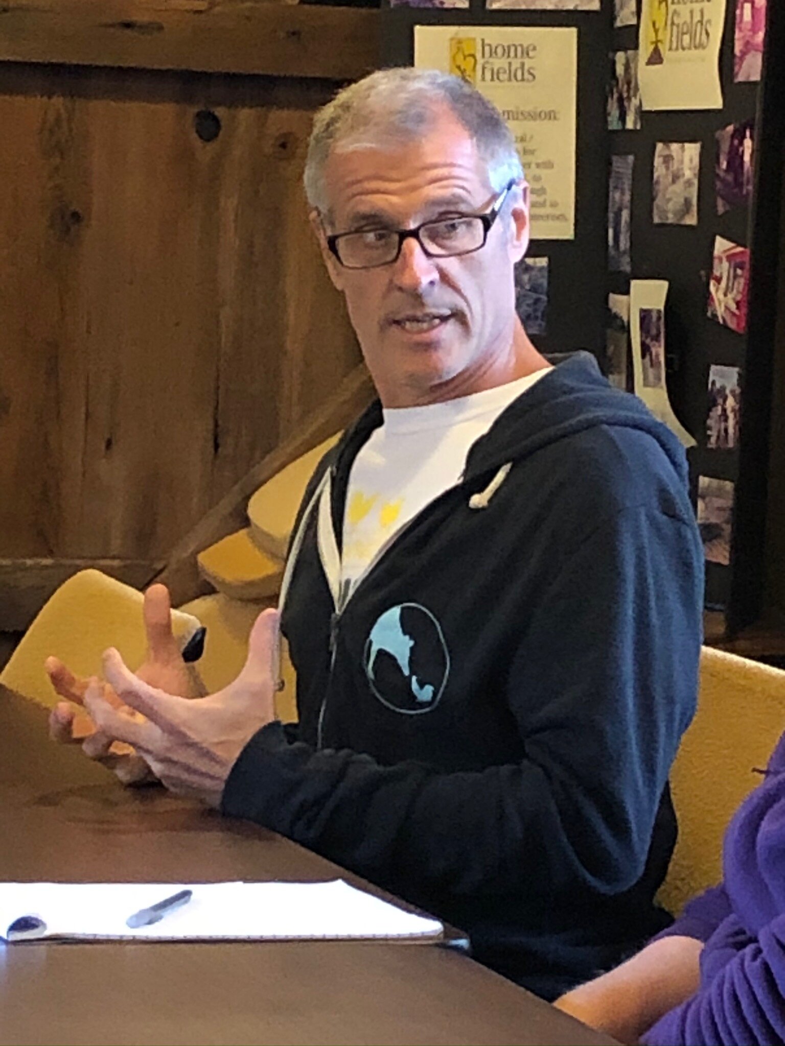Gene Baur of Farm Sanctuary stopped by to talk about the veganic movement, and the potential for growth and change in the animal-based food industry.