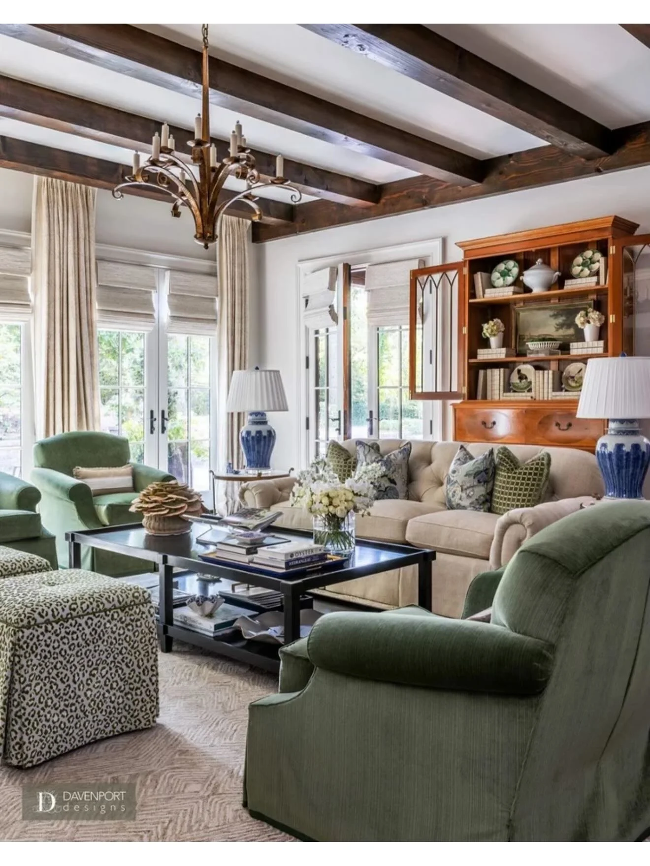 We LOVE green 🍀 
From tailored upholstery to hand-painted wallcoverings and classic prints, these spaces show how a thoughtful palette can feel both fresh and enduring.
Color is never just color&mdash;it&rsquo;s what gives a room its soul.

📸: @jef