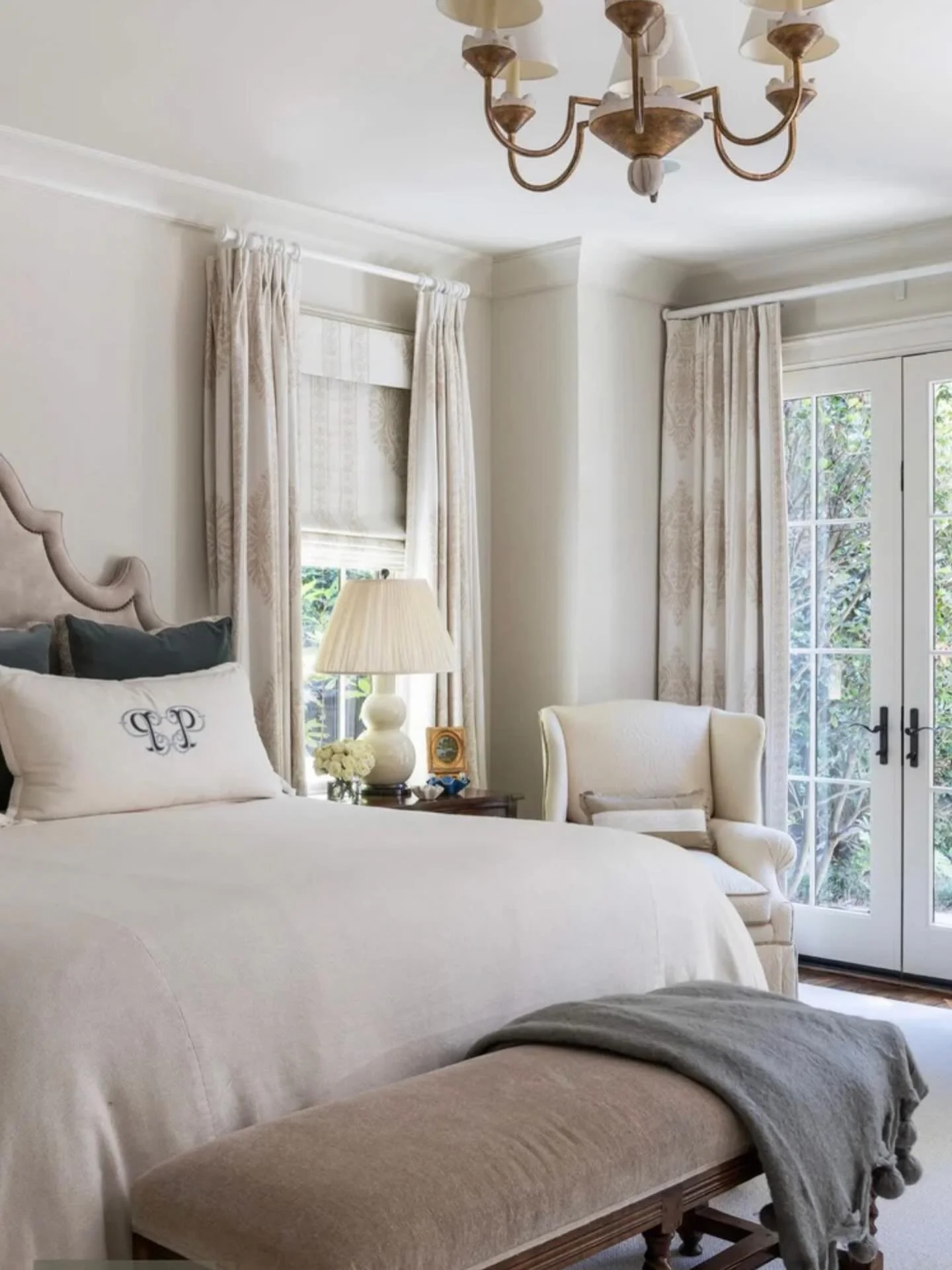 Designed for rest, styled with intention. 🤎🤍🤎
From the tailored window treatments to the antique-inspired lighting, every detail in this primary bedroom was curated to feel calm, collected, and quietly luxurious.

📸: @jeffherrphoto
