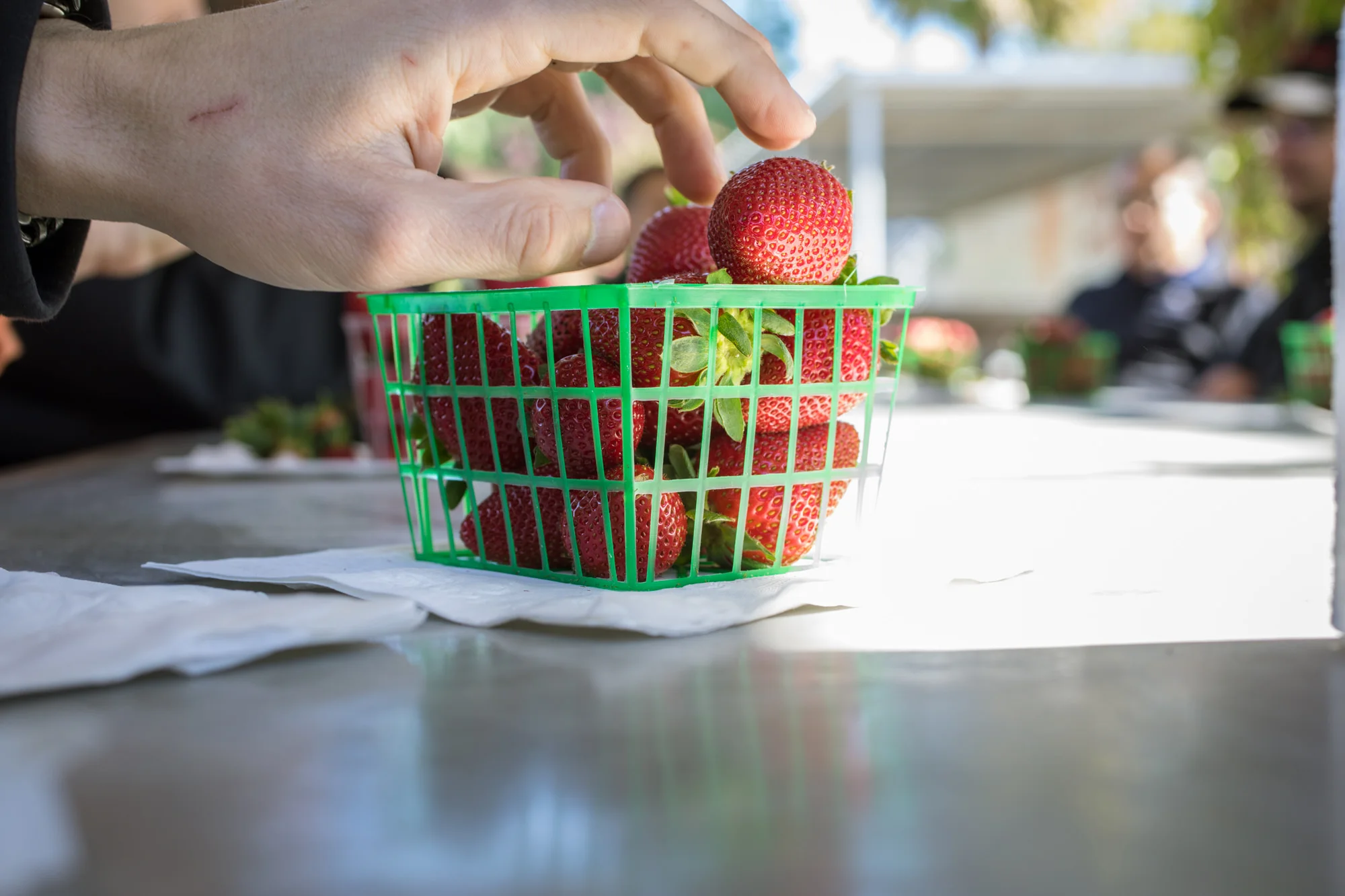 Harrys Berries Organic Strawberries California.jpg