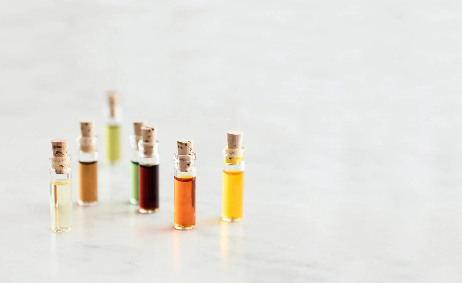 Colorful+Essential+Oil+Vials.jpg