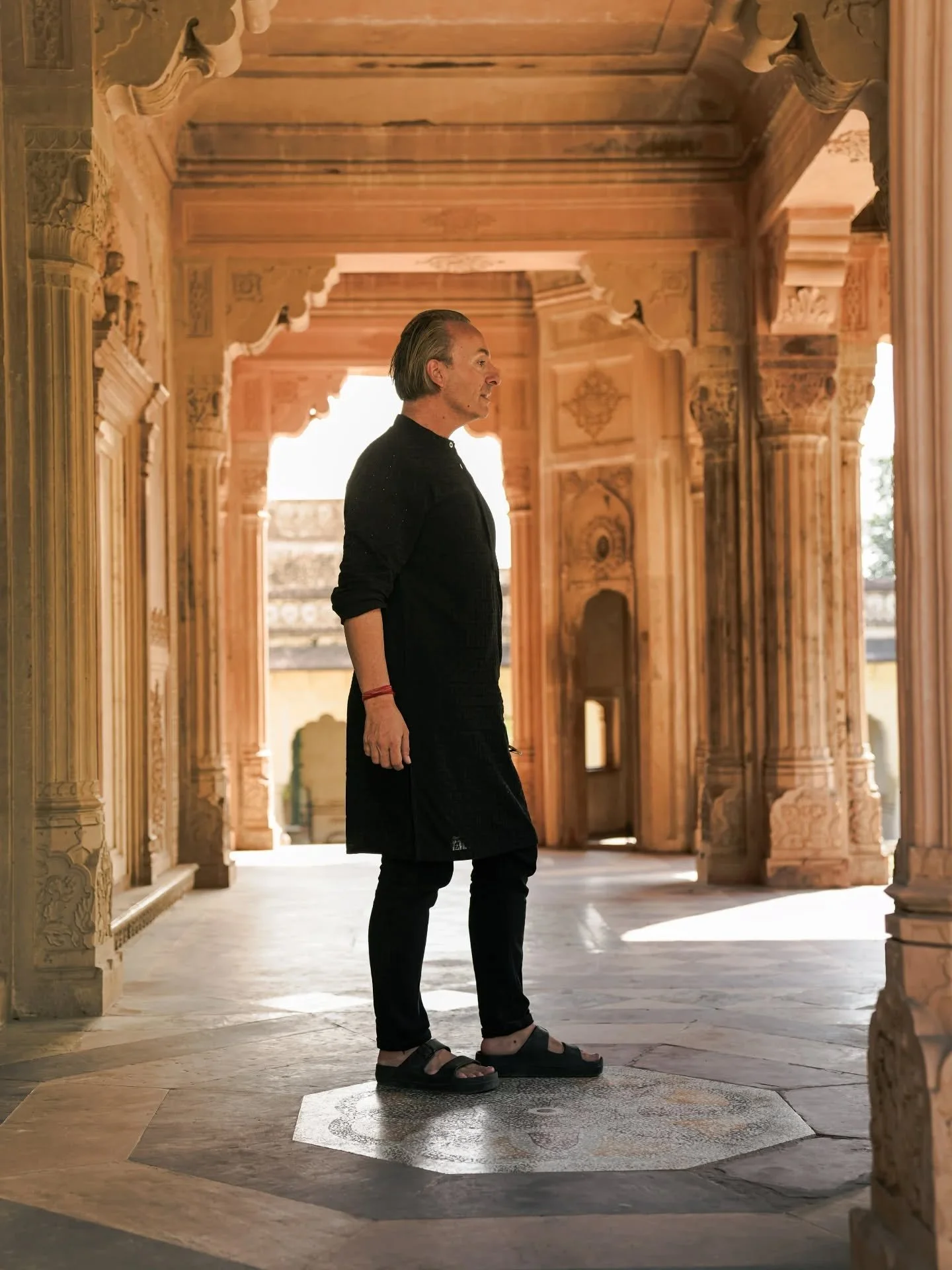 Love this shot taken in a palace just outside Jaipur - I had an amazing day with @hikewithpk exploring the city. 
He knew so many places I'd never heard of...
I can't wait to go back. 
Shall I arrange a group trip? DM me...