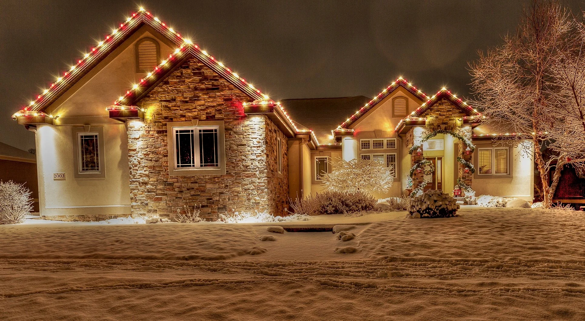 Traditions holiday light display