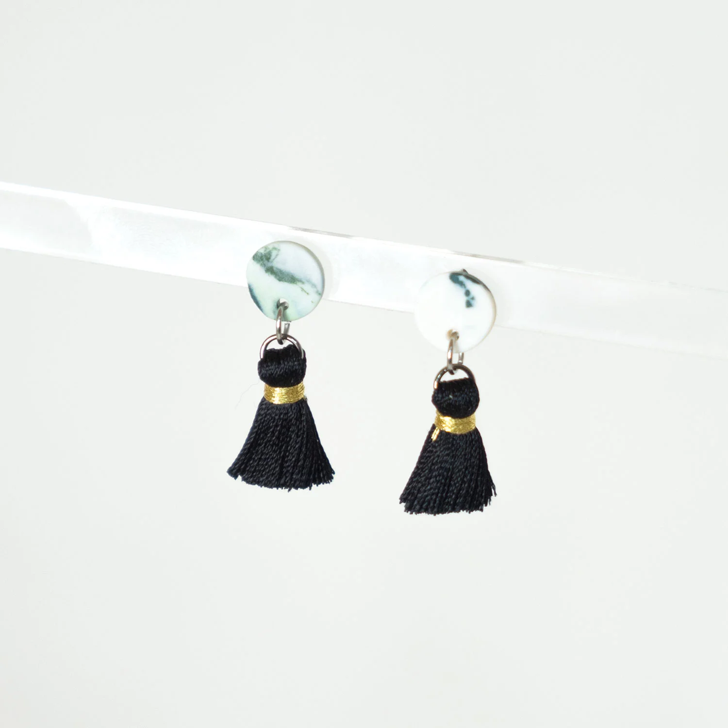 Tassel-Simple-Black1.jpg