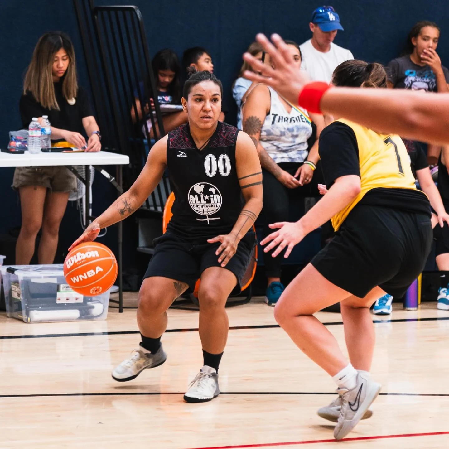 Locked in. 🔒

AIBWL 🍃 Fall 2024 Competitive Rec Saturdays Szn 8

Featured AIBWL hooper: @vnss_26 of 🖤 OG HOOPERS

We are ALL IN. 🌎🏀 
est. 2020 
@allinbballwomensleague 

📸: @flowstatemedia.xyz 
&bull;
&bull;
&bull;
@allinbball #allinbball #alli