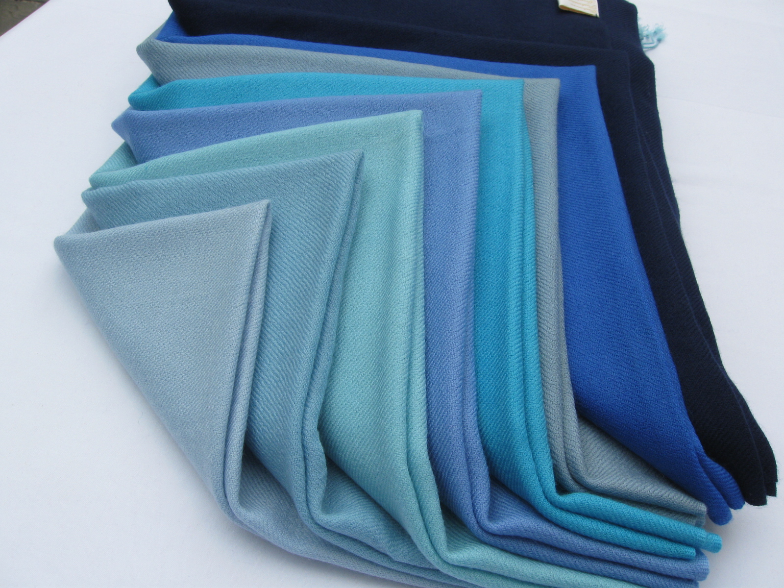 cashmere,cashmeres,pashmina,pashminas,pashima,shawl,shawls,scarf,scarves,scarfs,stole,stoles,fur,furs,shrug,shrugs,Ruana,Ruanas,silk scarf,embroidery shawl,embroidery scarf,embroidery scarves,burberry