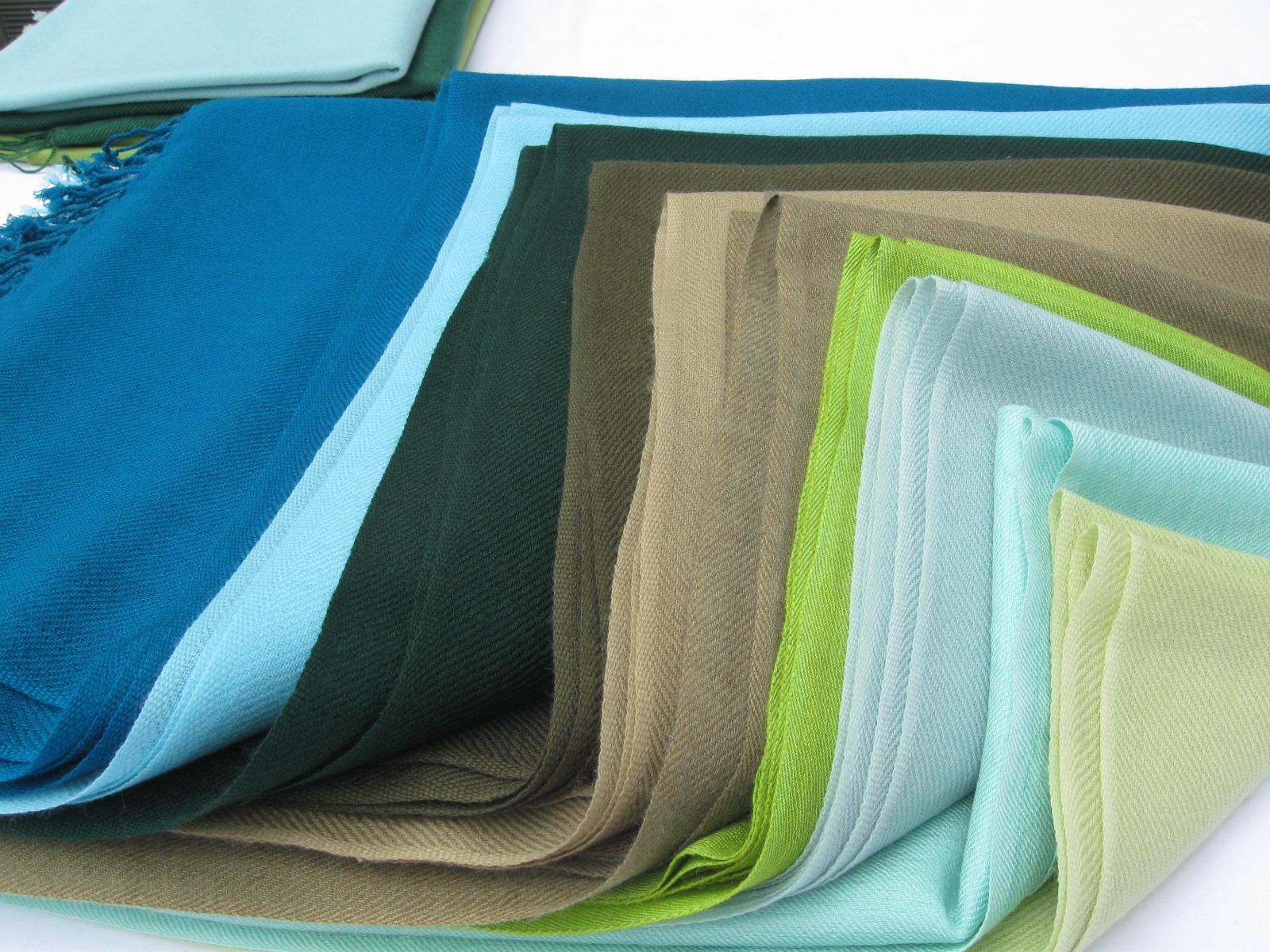 cashmere,cashmeres,pashmina,pashminas,pashima,shawl,shawls,scarf,scarves,scarfs,stole,stoles,fur,furs,shrug,shrugs,Ruana,Ruanas,silk scarf,embroidery shawl,embroidery scarf,embroidery scarves,burberry
