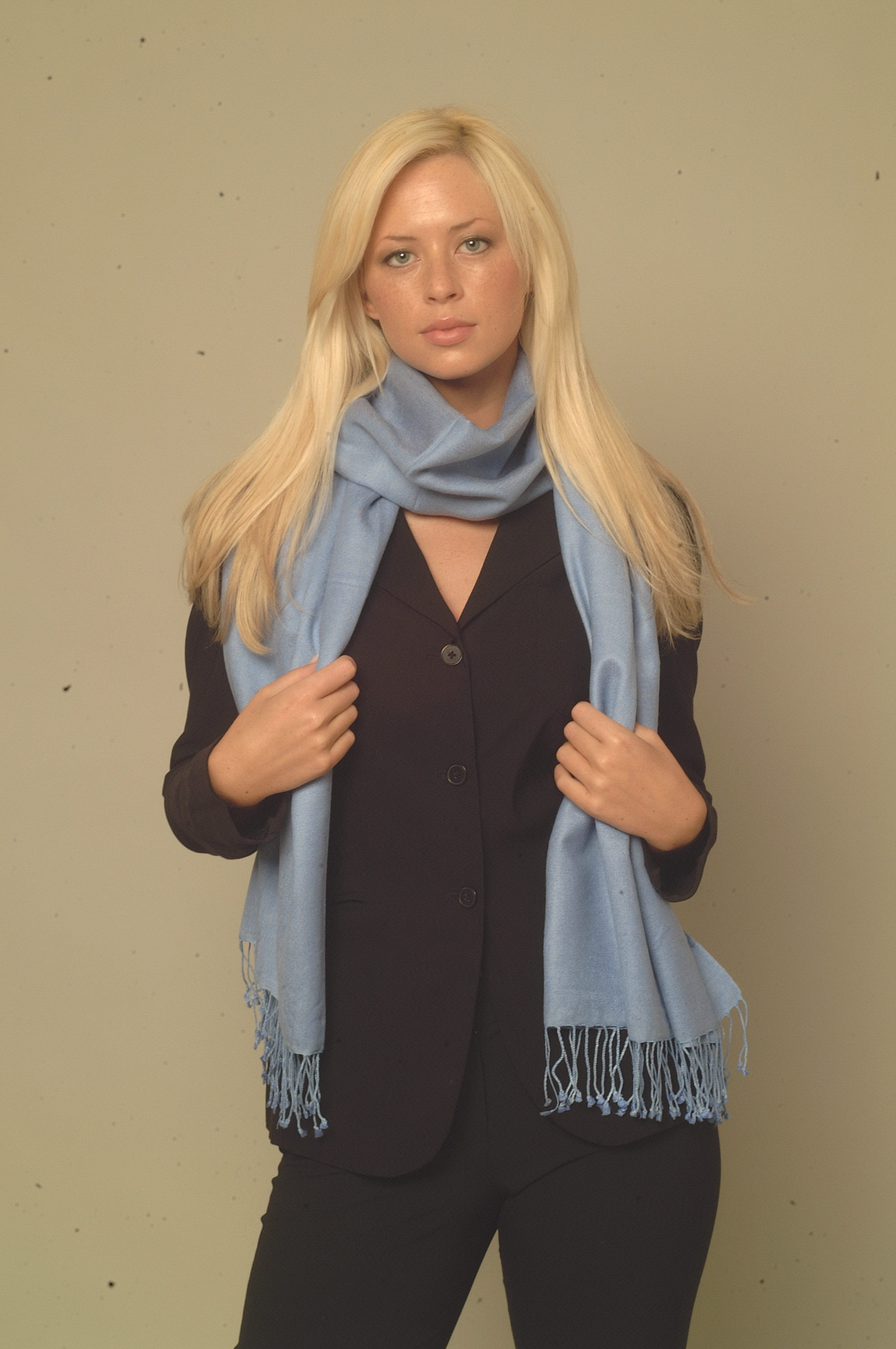 cashmere,cashmeres,pashmina,pashminas,pashima,shawl,shawls,scarf,scarves,scarfs,stole,stoles,fur,furs,shrug,shrugs,Ruana,Ruanas,silk scarf,embroidery shawl,embroidery scarf,embroidery scarves,burberry