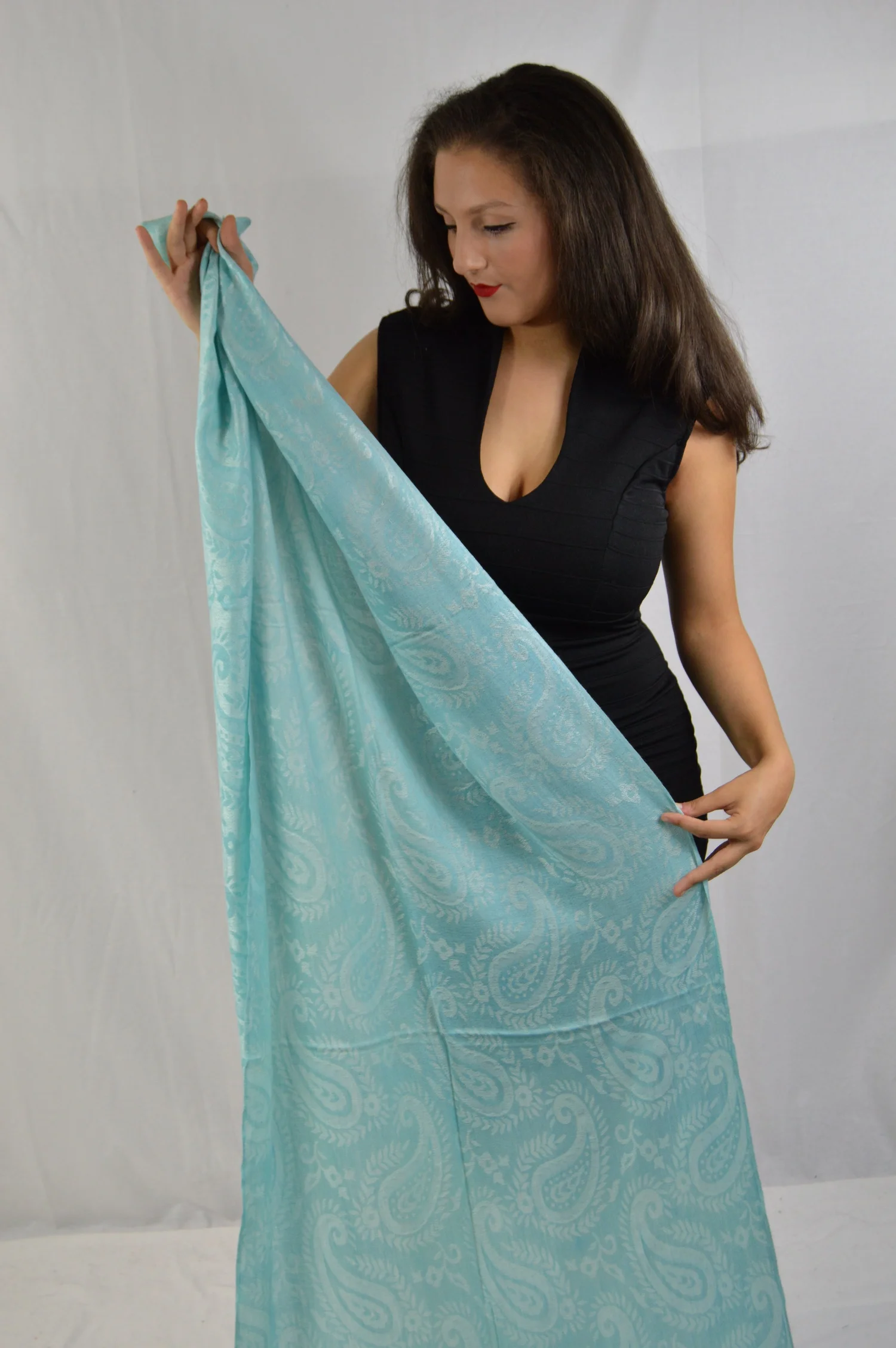 Silk-poncho-blanket-cape-cashmere-cashmere scarf-keffiyeh-shemagh - Main Image