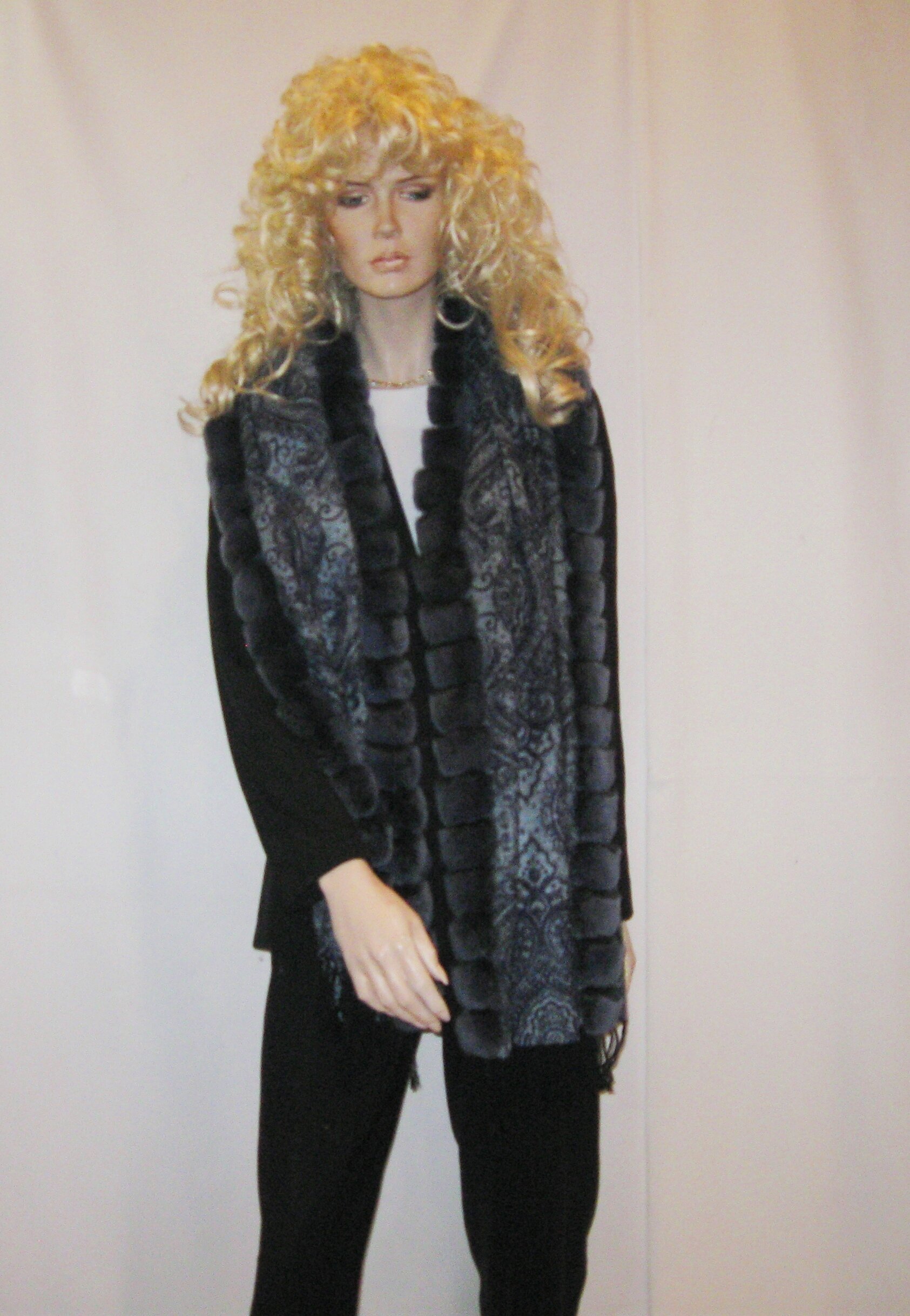 PRINTED CASHMERE WITH REX TRIM 10.JPG