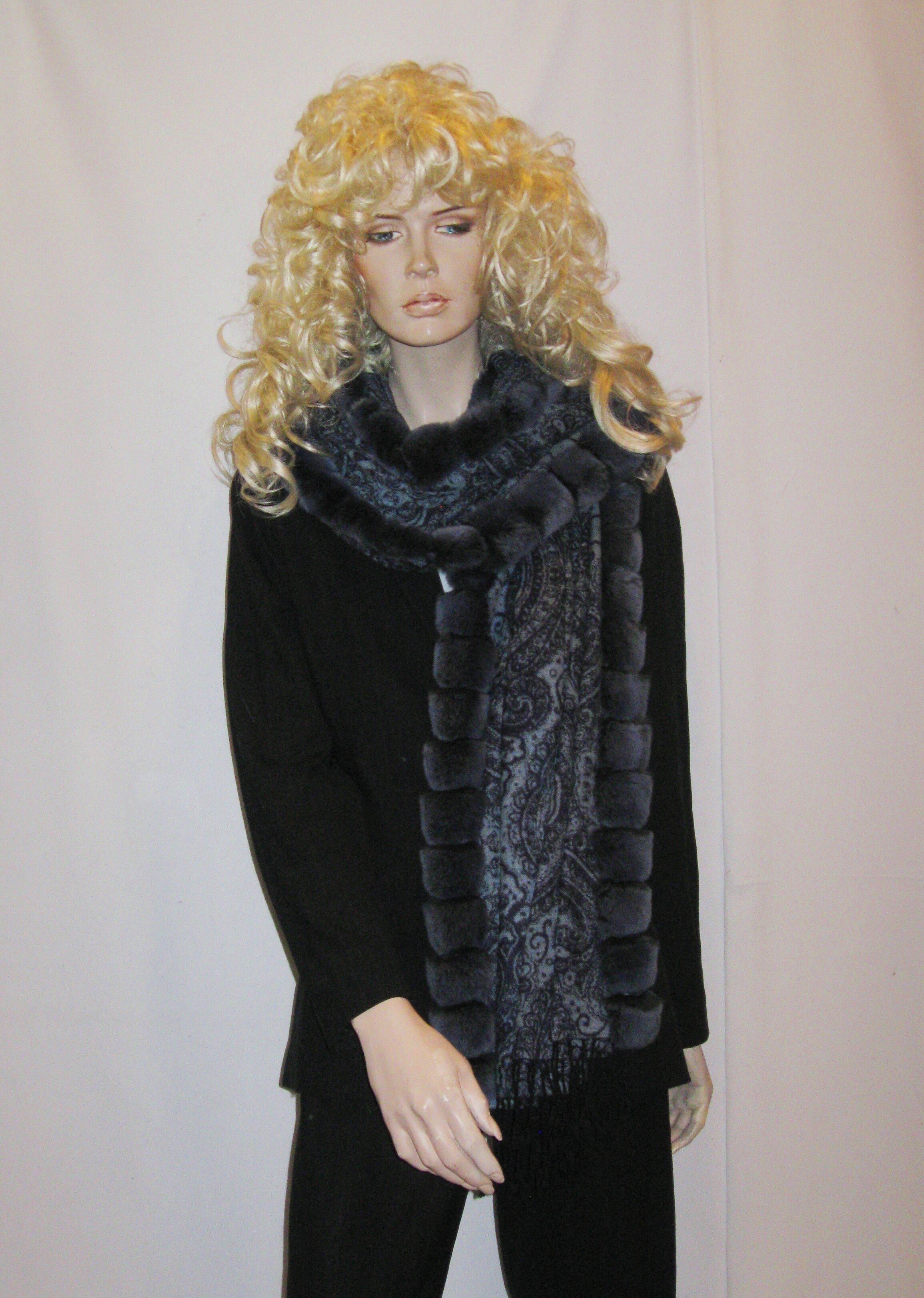 PRINTED CASHMERE WITH REX TRIM 15.JPG