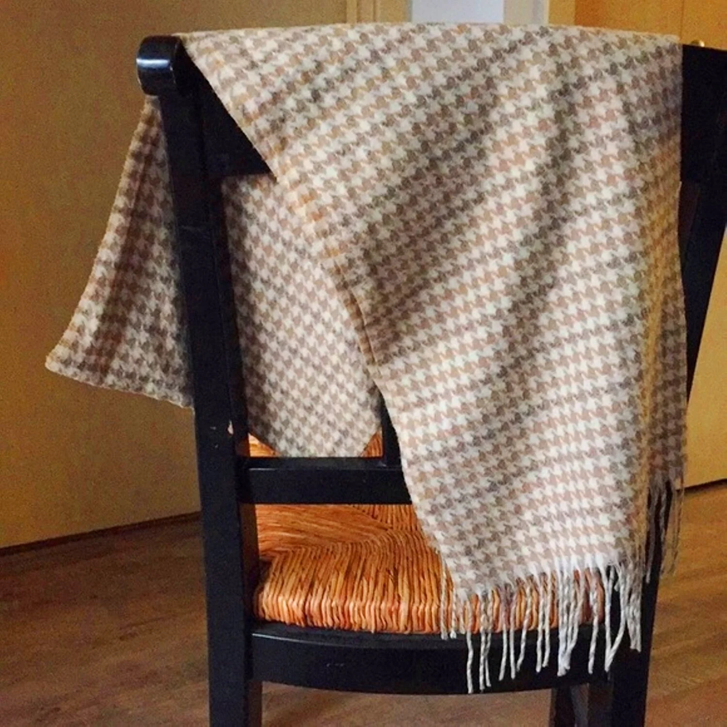 HOUNDSTOOTH BEIGE 13.JPG