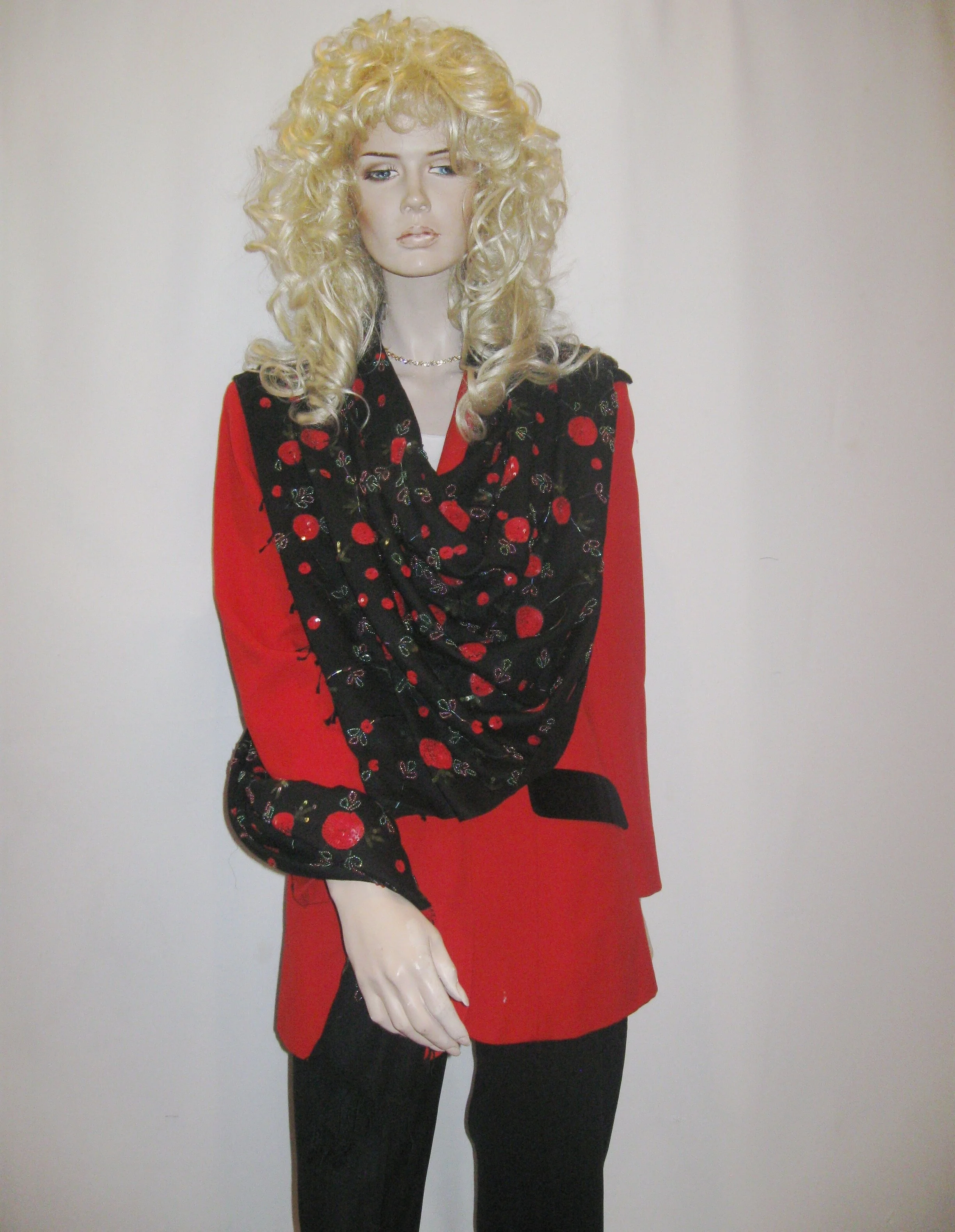 Beaded 15-BLACK RED 19.JPG