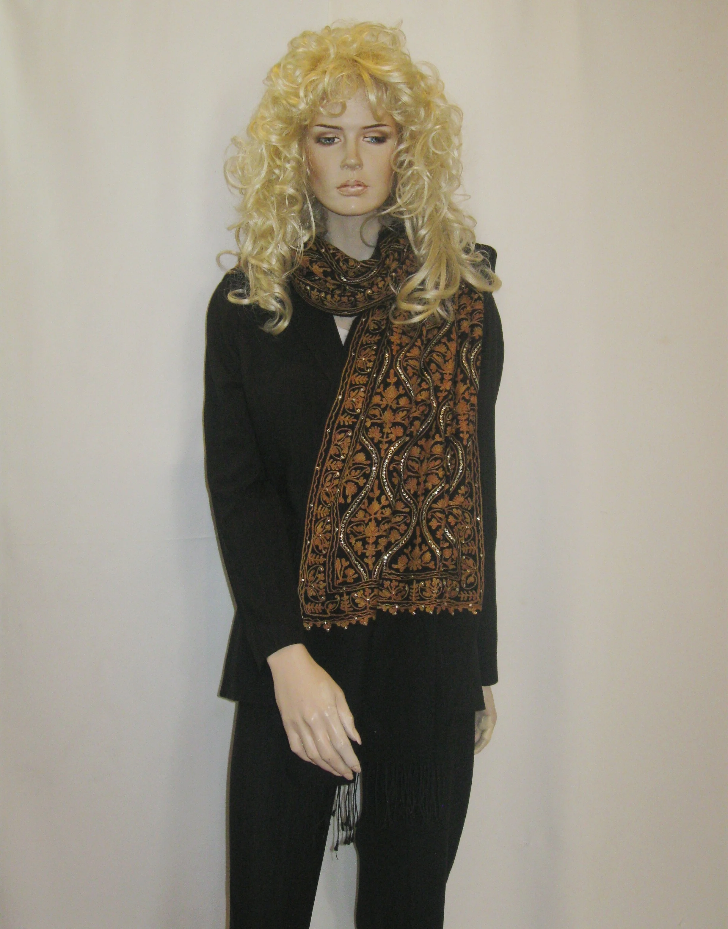 Beaded 17-BLACK BEIGE 15.JPG