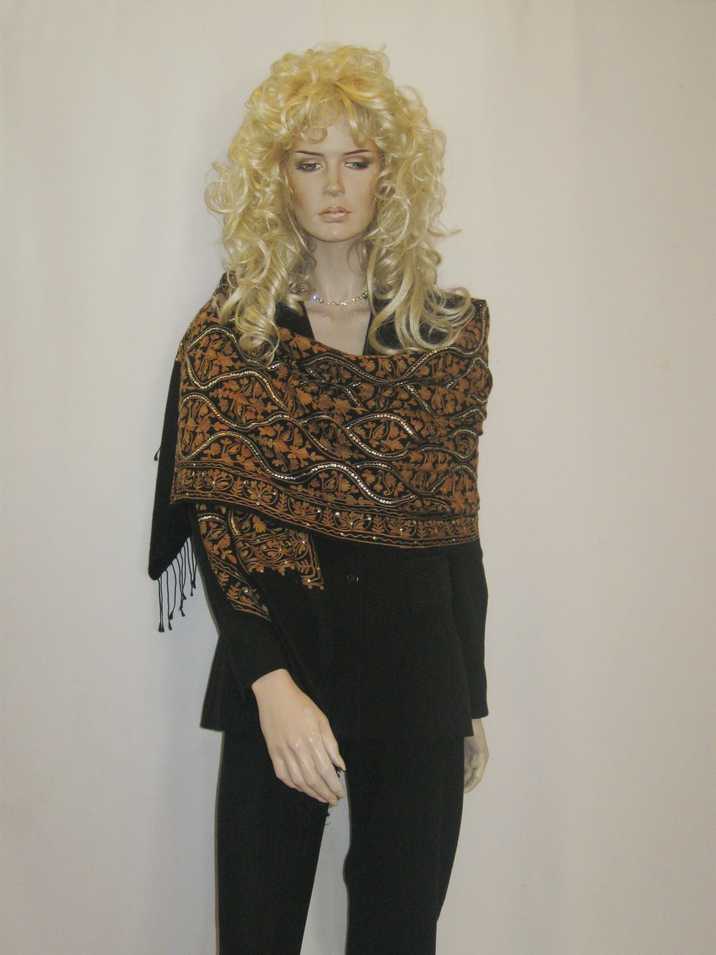 Beaded 17-BLACK BEIGE 23.JPG