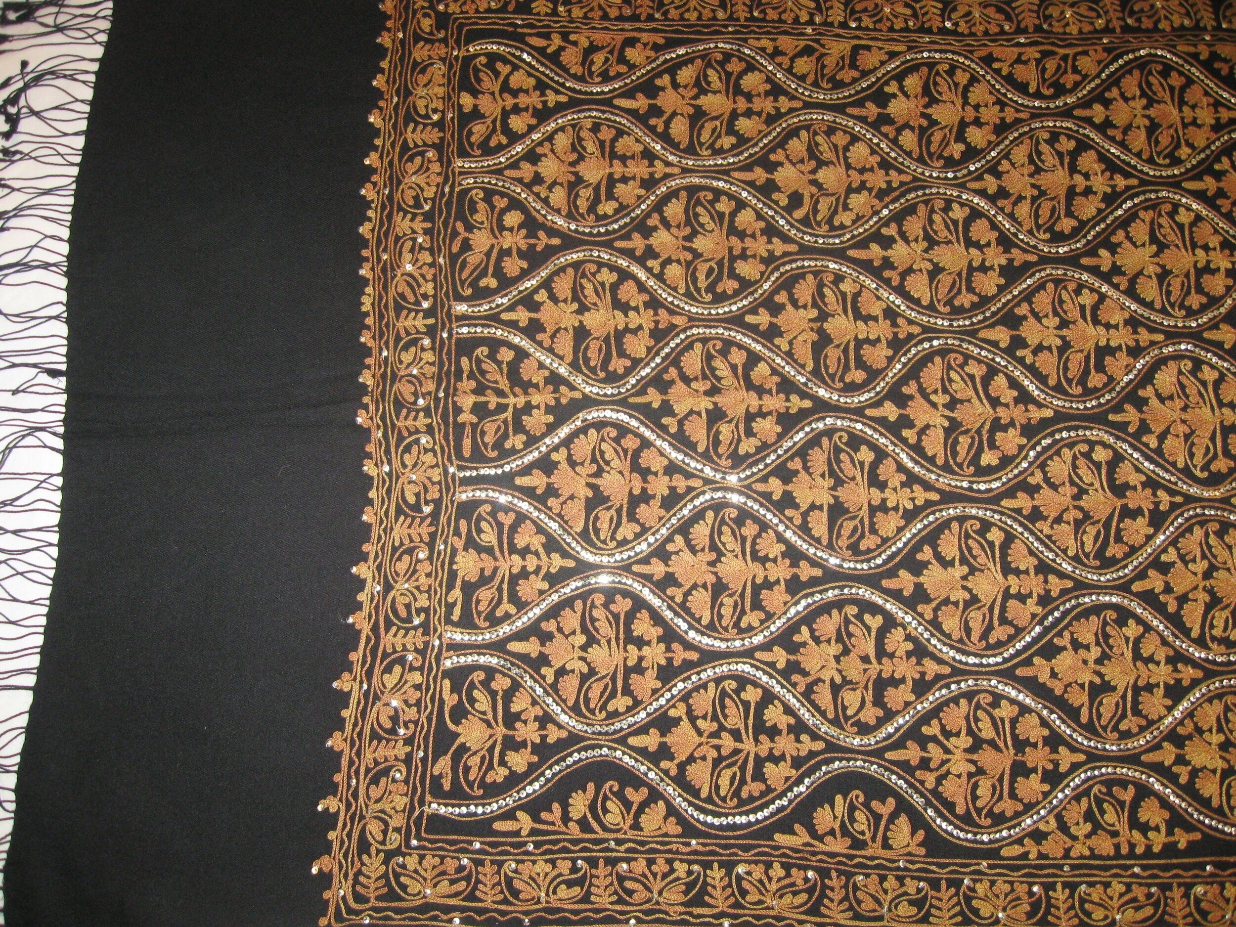 Beaded 17-BLACK BEIGE 32.JPG