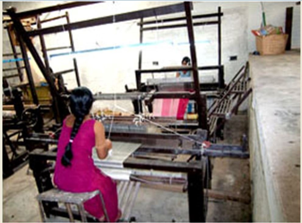 Making shawl on hand looms.JPG