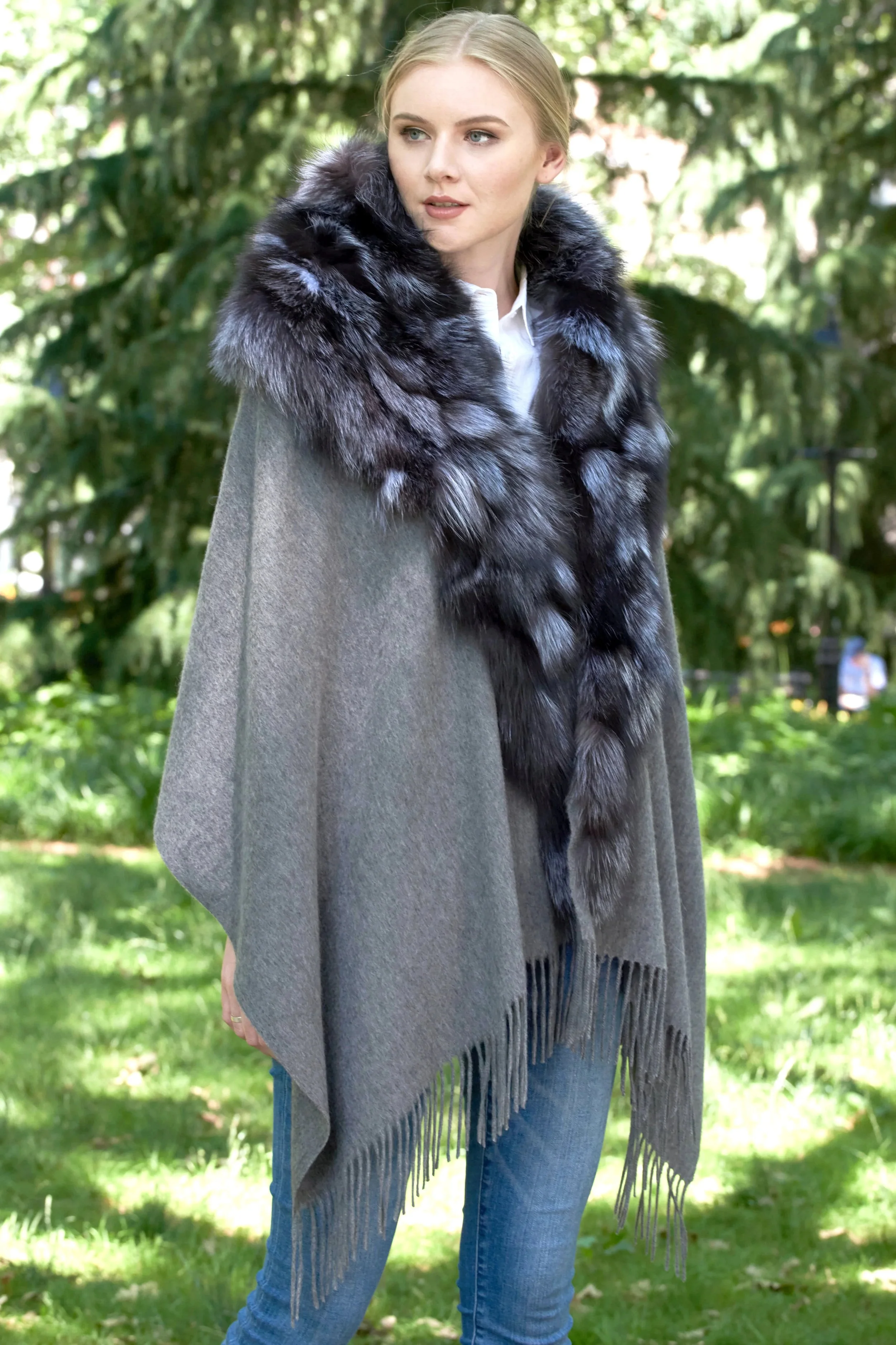 Cashmere wrap w/ big fox collar and hook and eye closures
