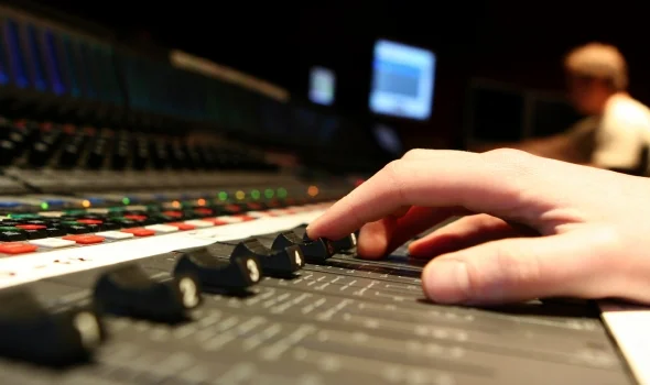audio_engineer_sound_technician_music_jobs.jpg