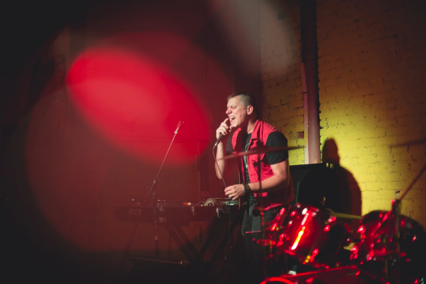 favoritje-band-photography-don-pedros-brooklyn-nyc-0045-lens-chimping