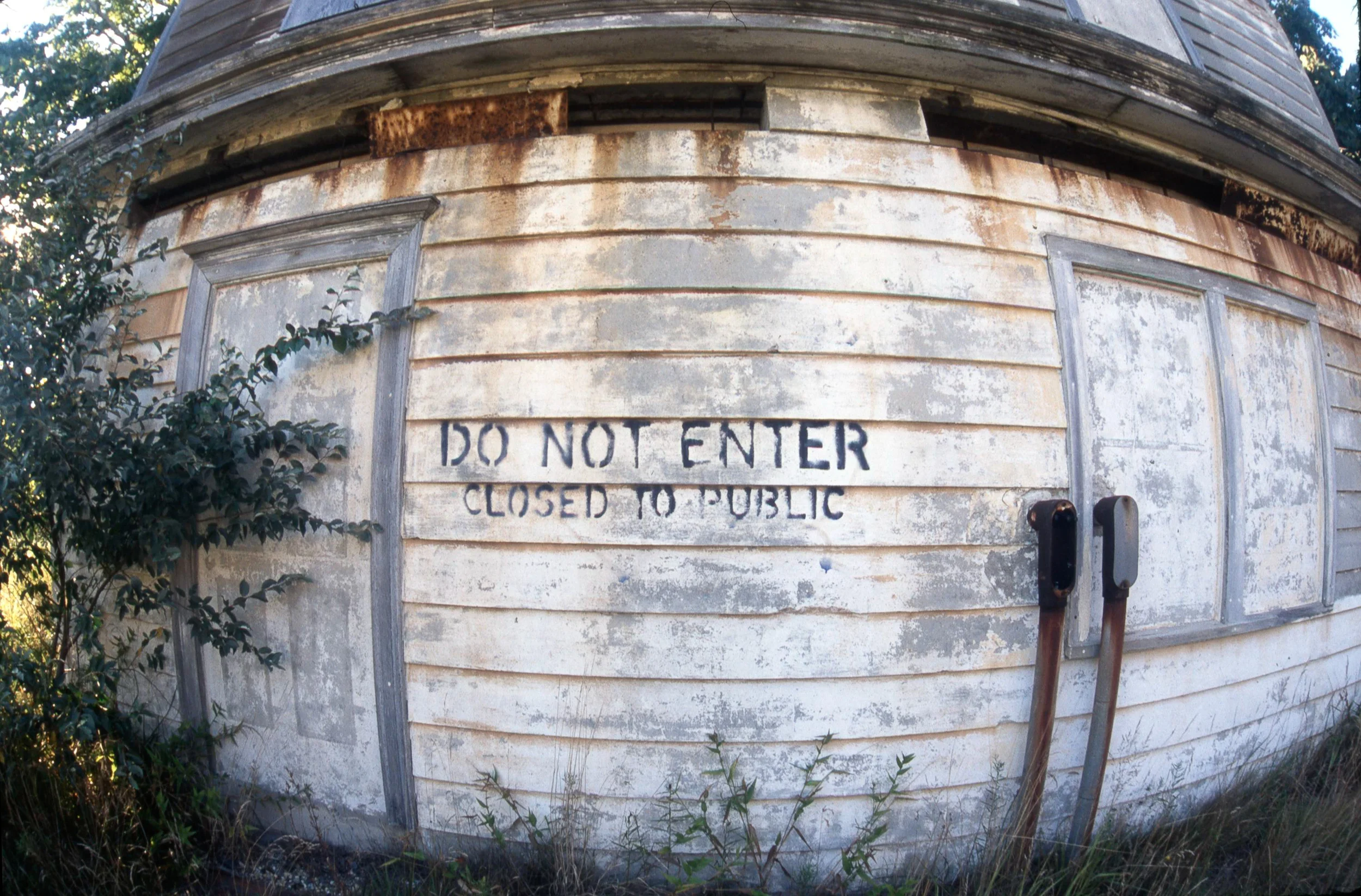 suburban-decay-long-island-ny-montauk-slide-film-abandoned-camp-hero.jpg