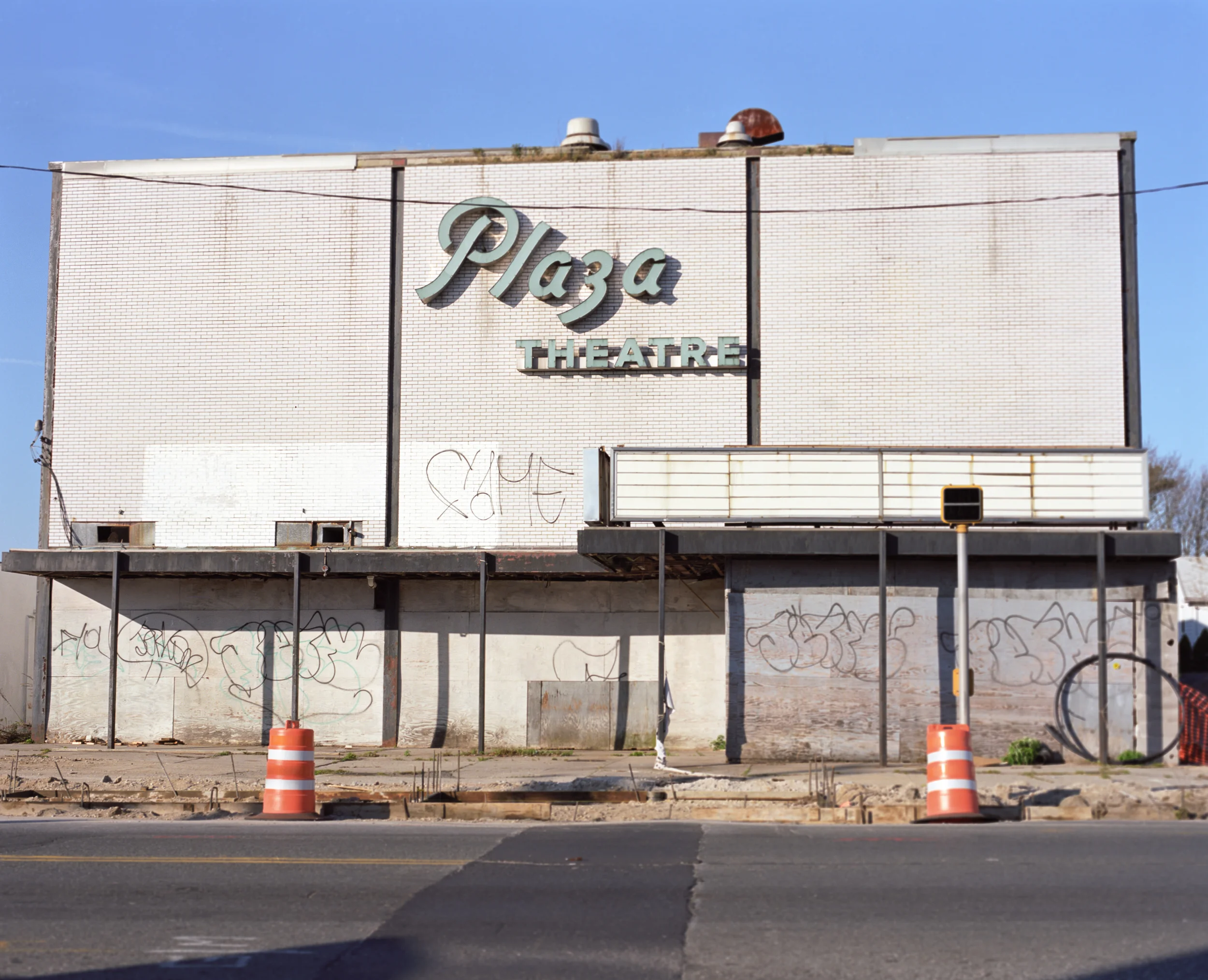 suburban-decay-long-island-ny-patchogue-mamiya-film-abandoned-plaza-theater-Edit.jpg