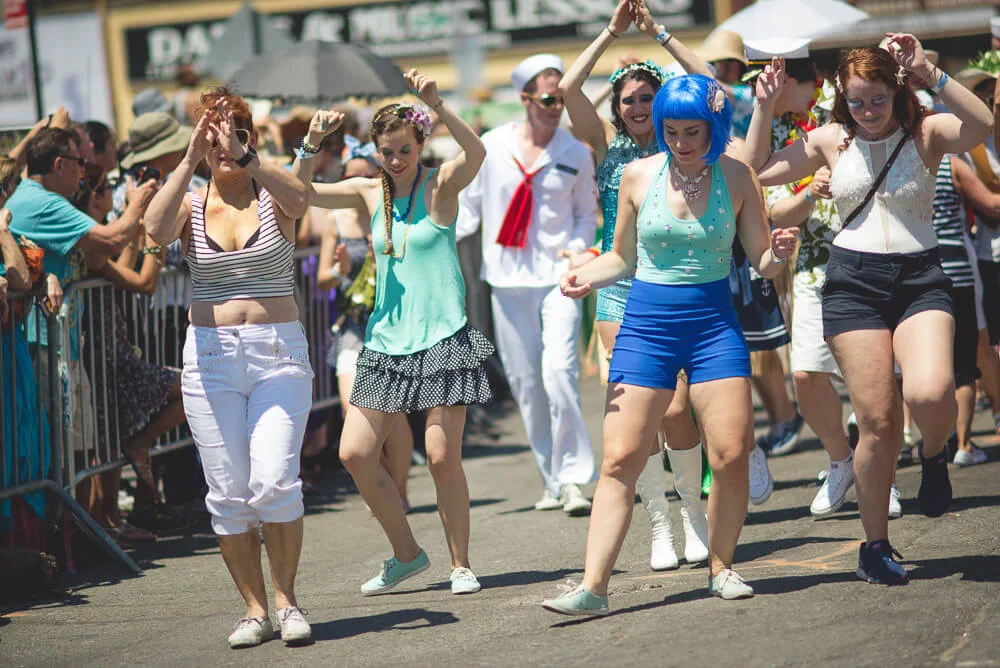 Coney_Island_Mermaid_parade-060.jpg