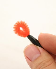 BELLY BUTTON CLEANING TOOL