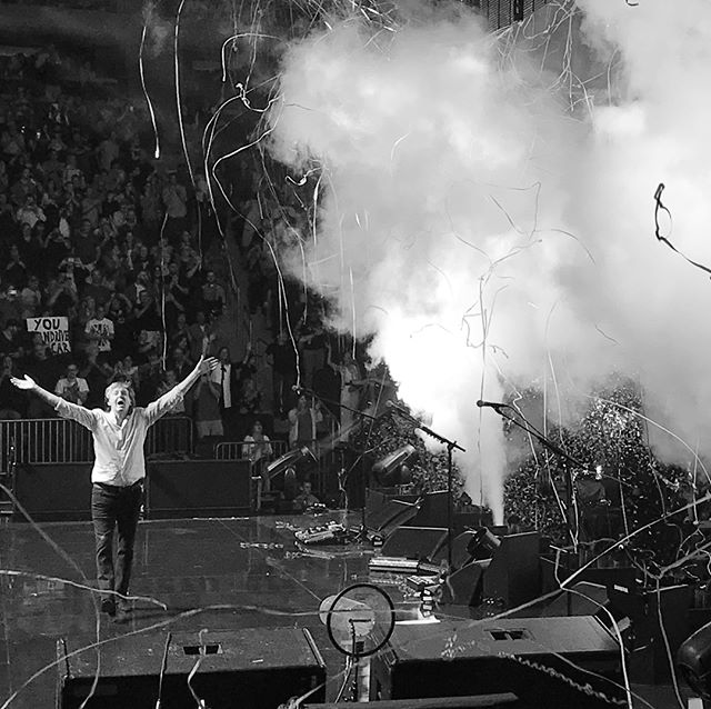 Beatlemania 🙌🏼✌🏼
.
.
.
.
.
#paulmccartney #msg #brucespringsteen #nyc #beatles #sirpaulmccartney #heyjude #concert #music #rockandroll #epic #legend